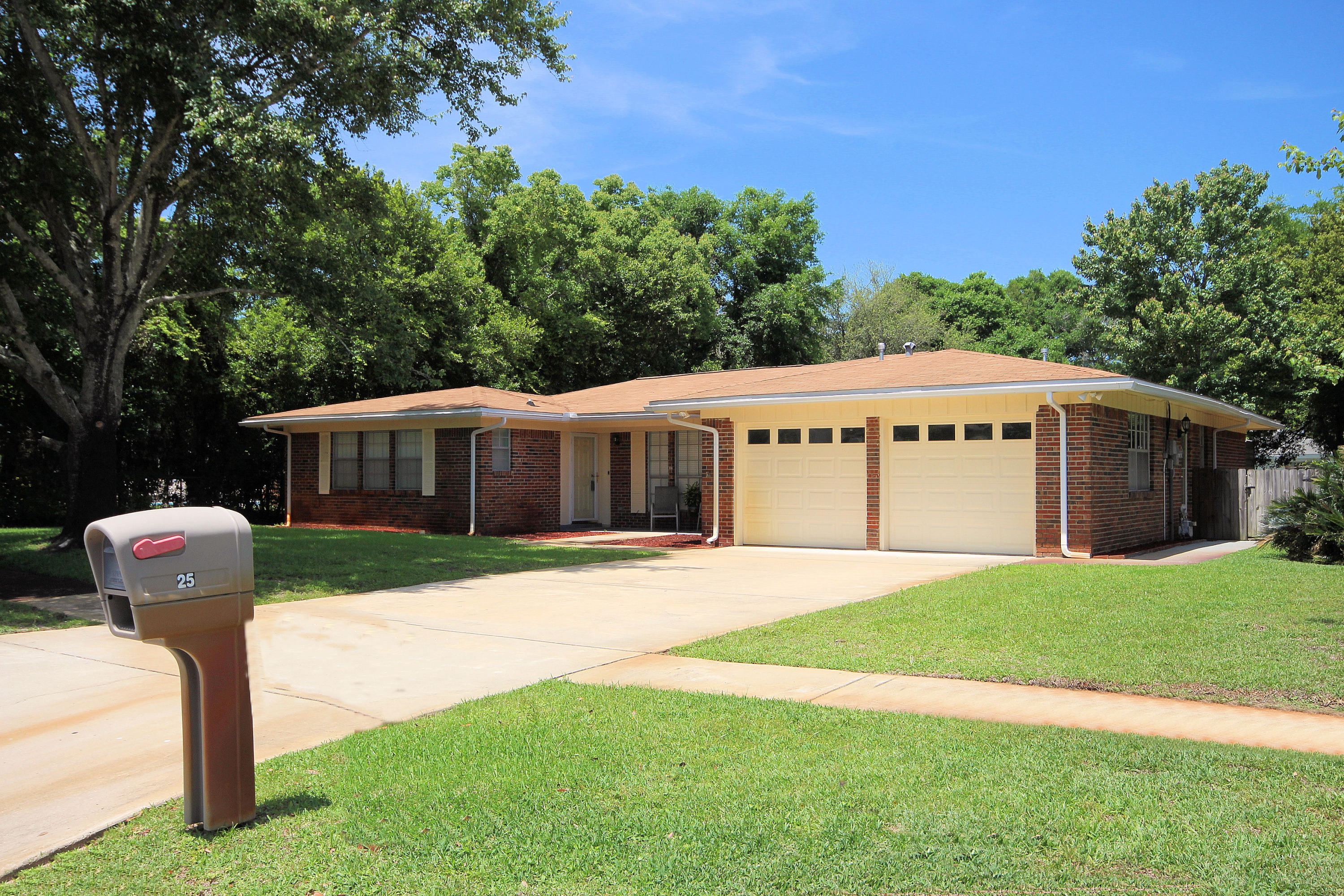 FOREST MANOR - Residential