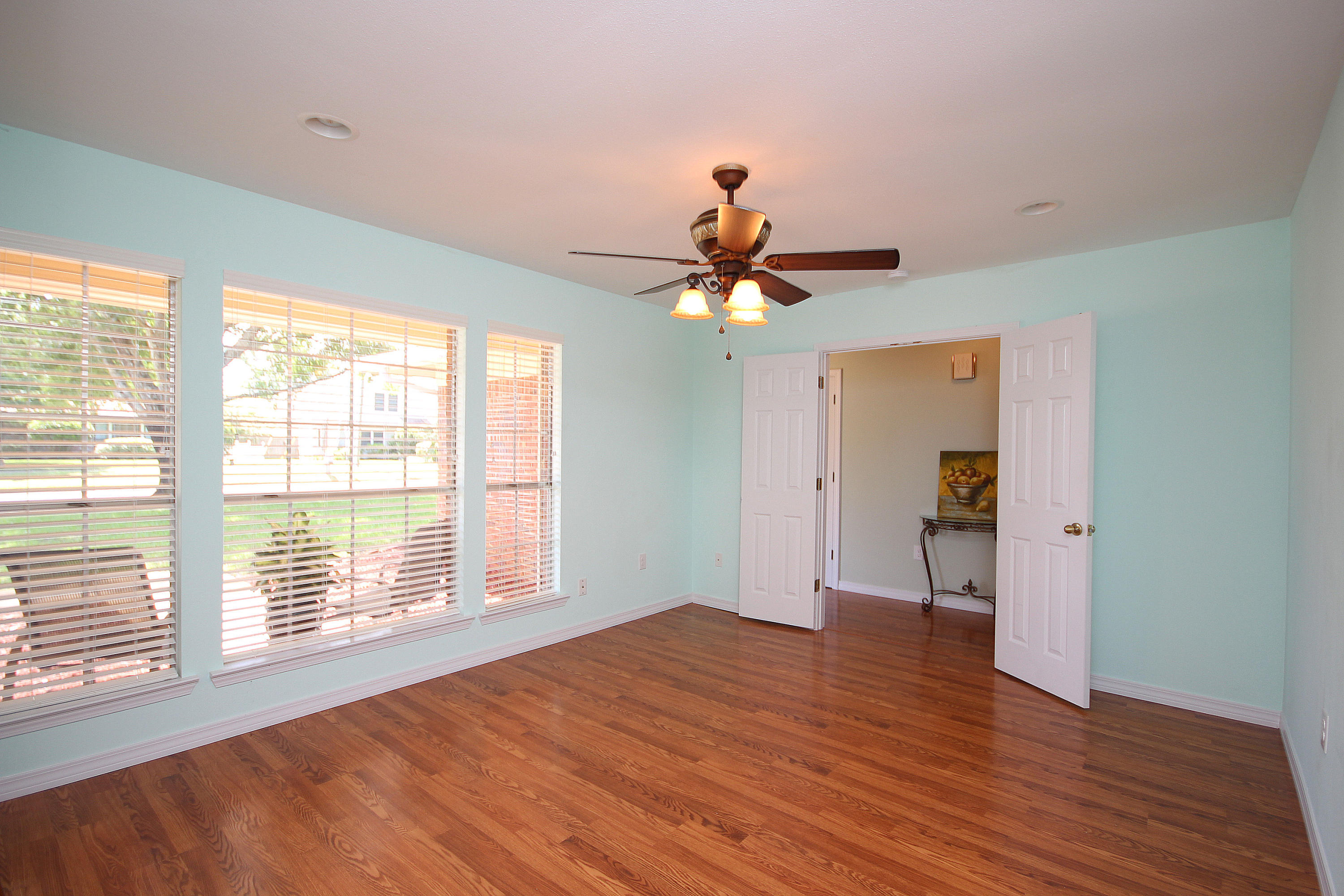 FOREST MANOR - Residential