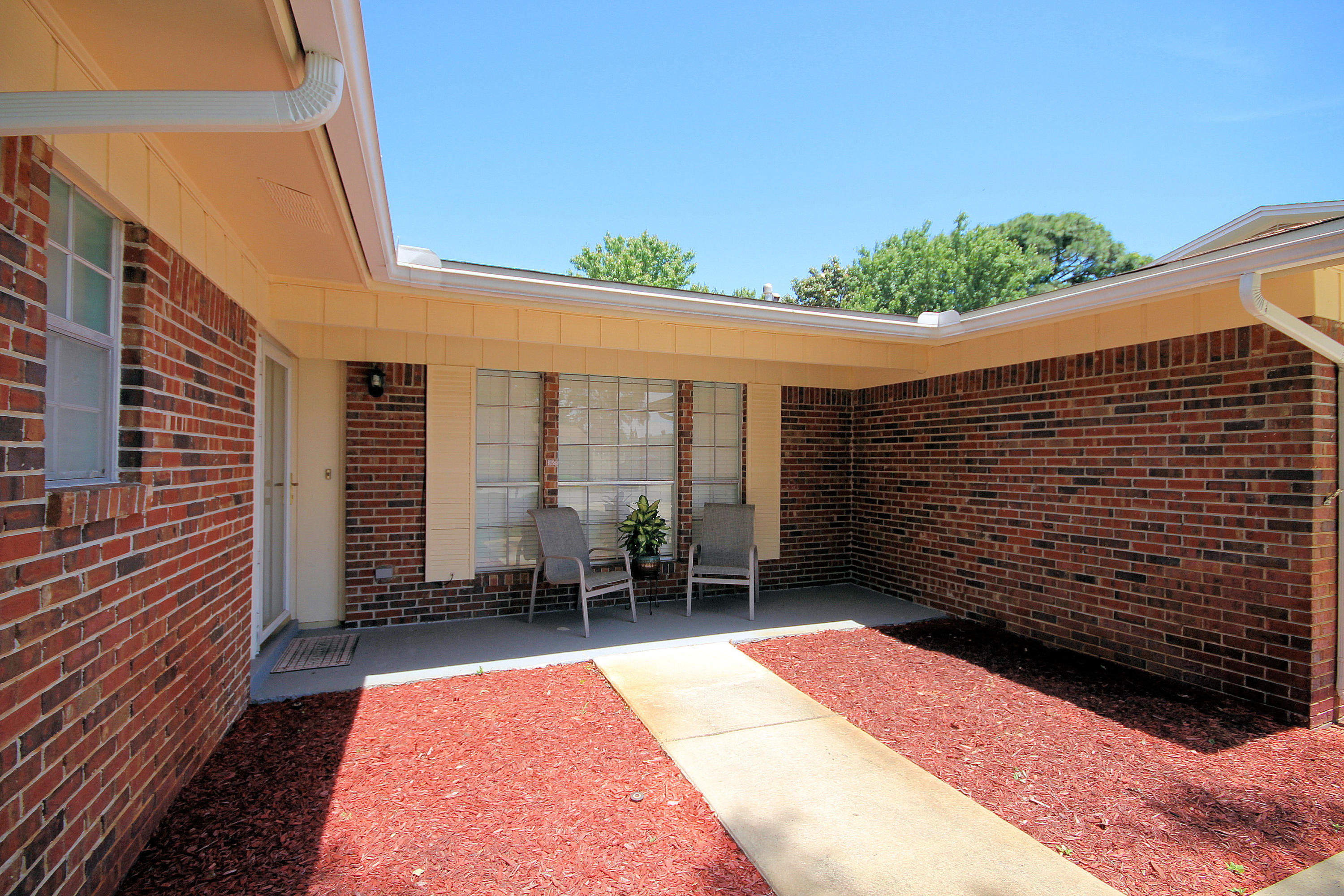 FOREST MANOR - Residential