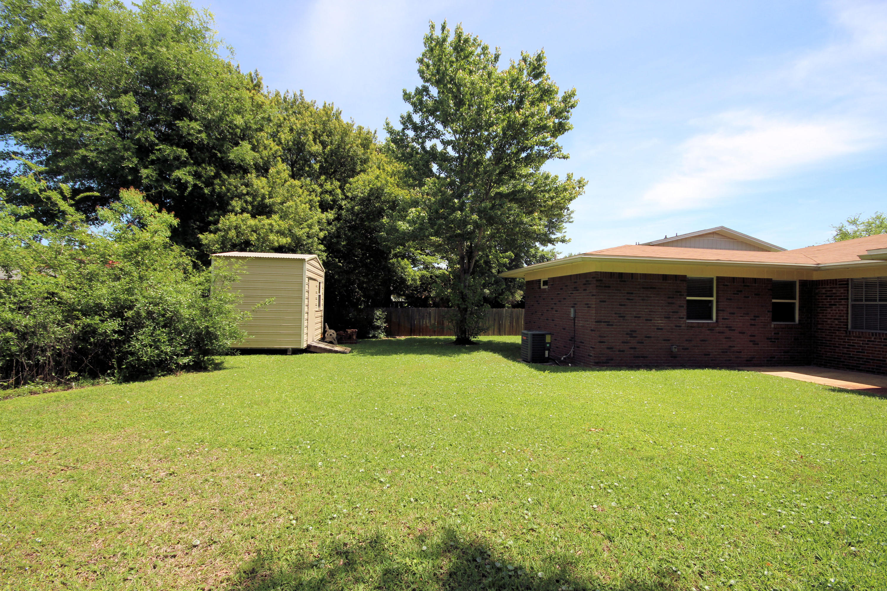 FOREST MANOR - Residential