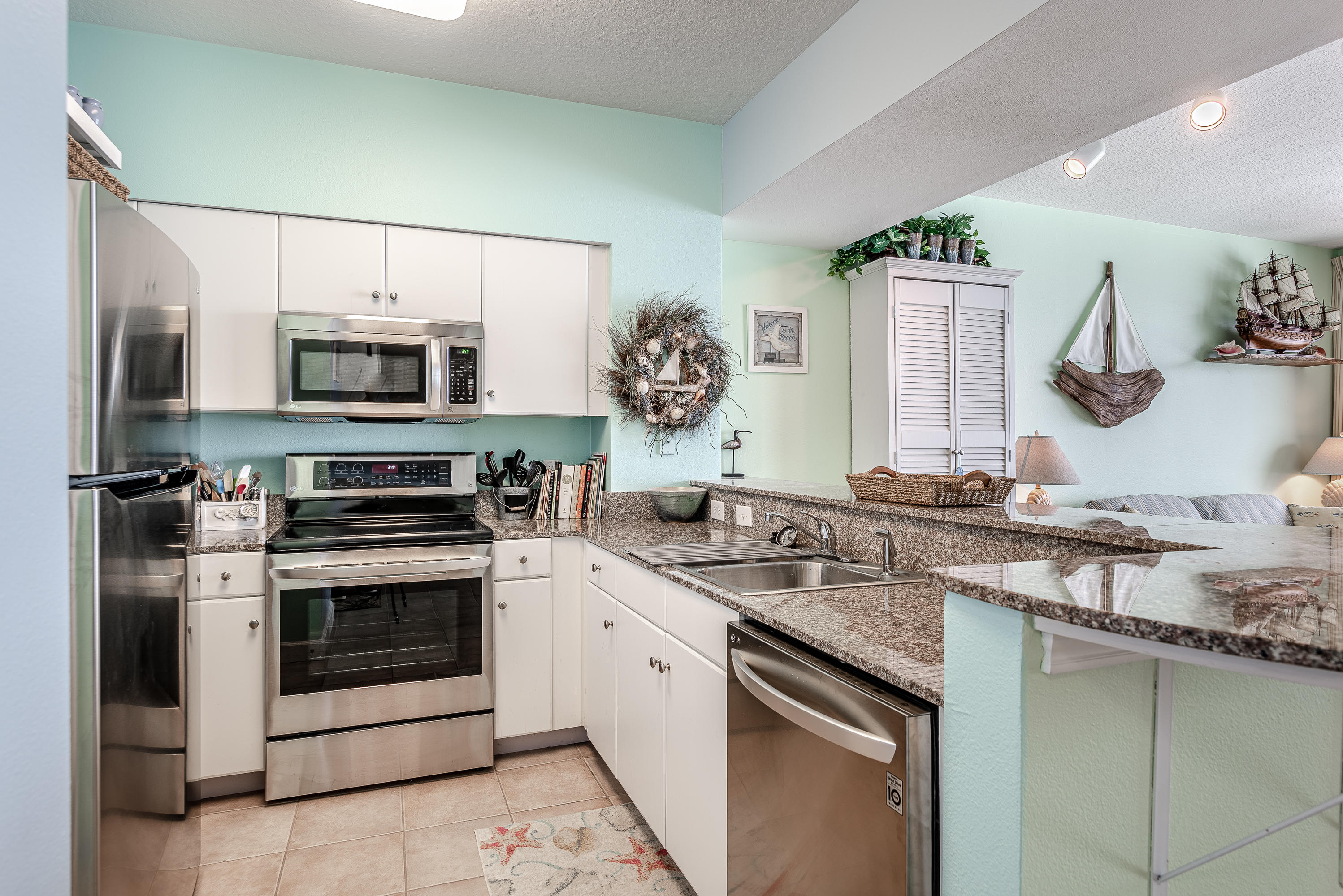 SHORES OF PANAMA - Residential