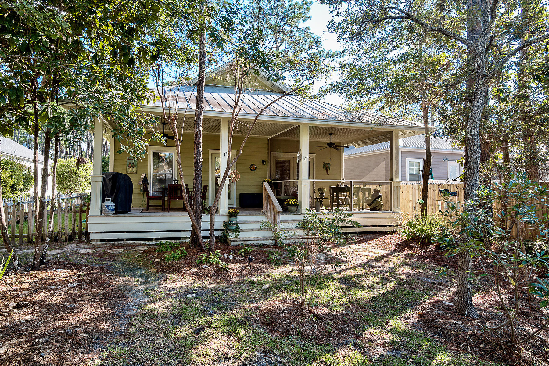 MAGNOLIA BEACH - Residential