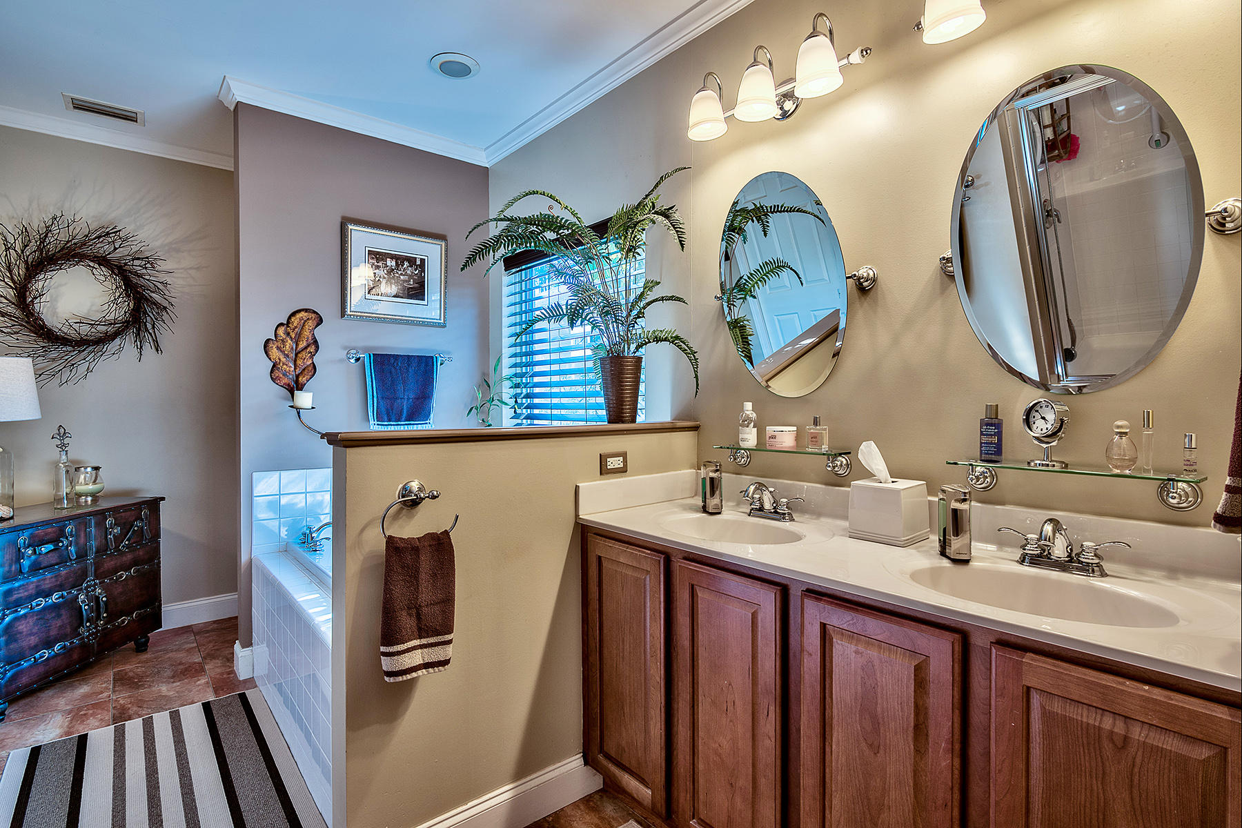 MAGNOLIA BEACH - Residential