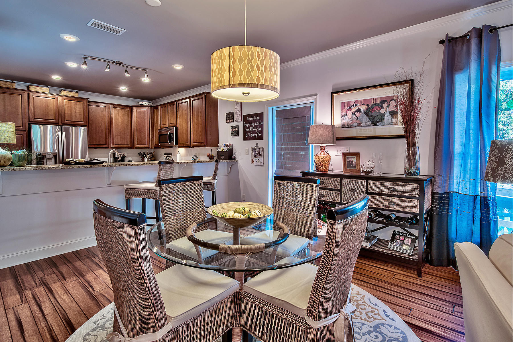 MAGNOLIA BEACH - Residential