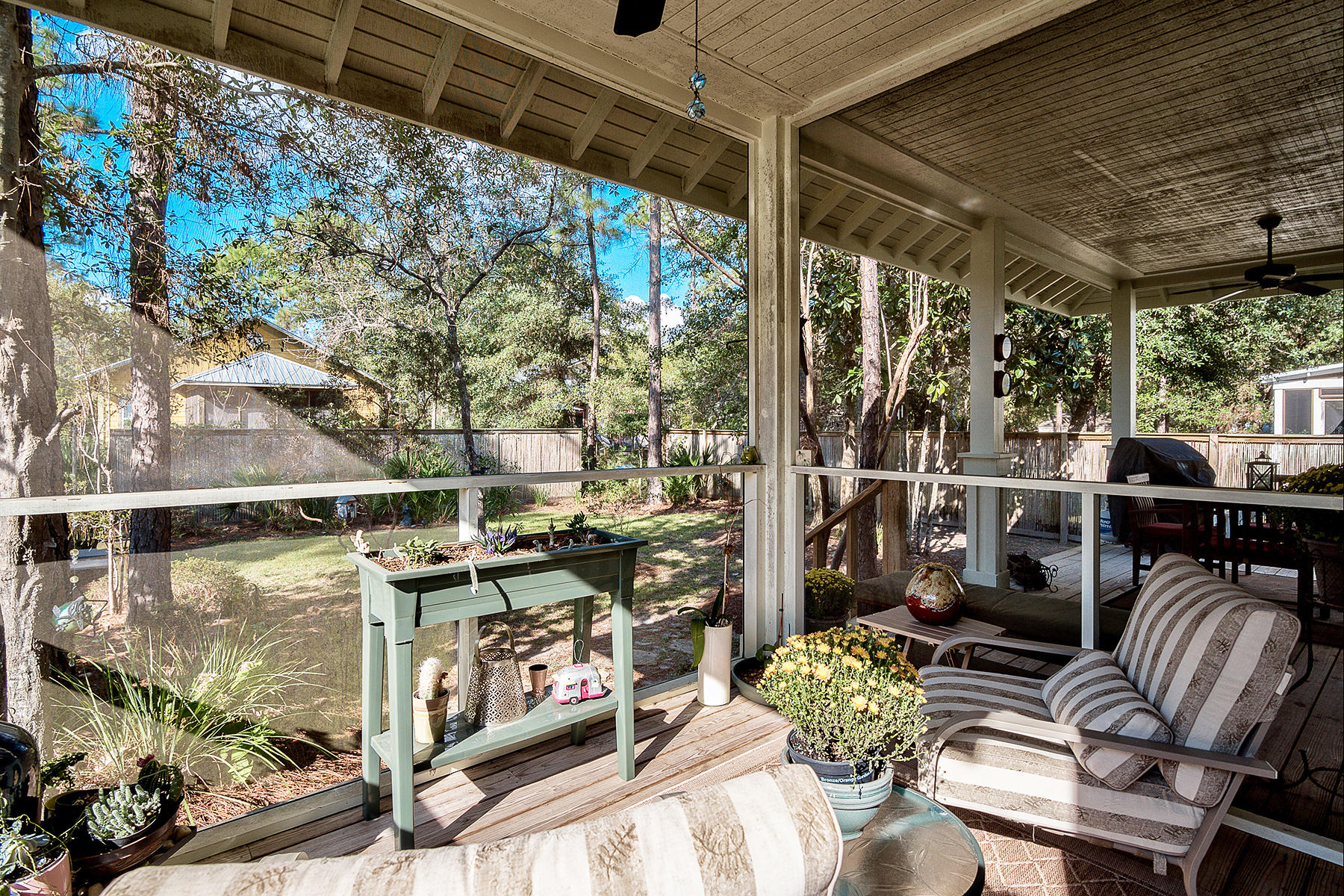 MAGNOLIA BEACH - Residential