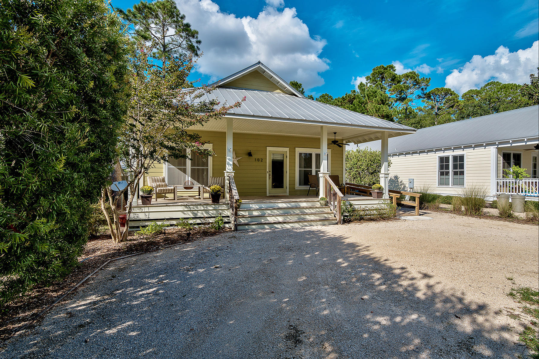 MAGNOLIA BEACH - Residential