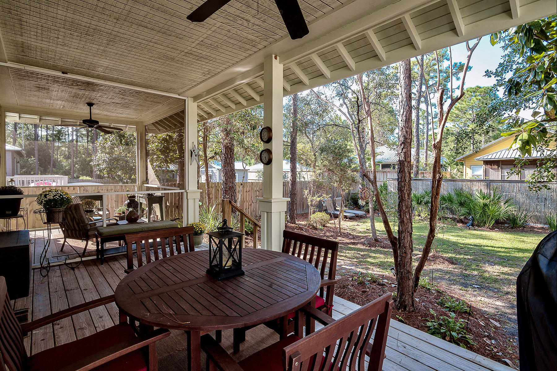 MAGNOLIA BEACH - Residential