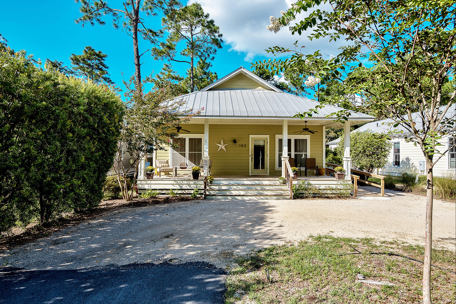 MAGNOLIA BEACH - Residential