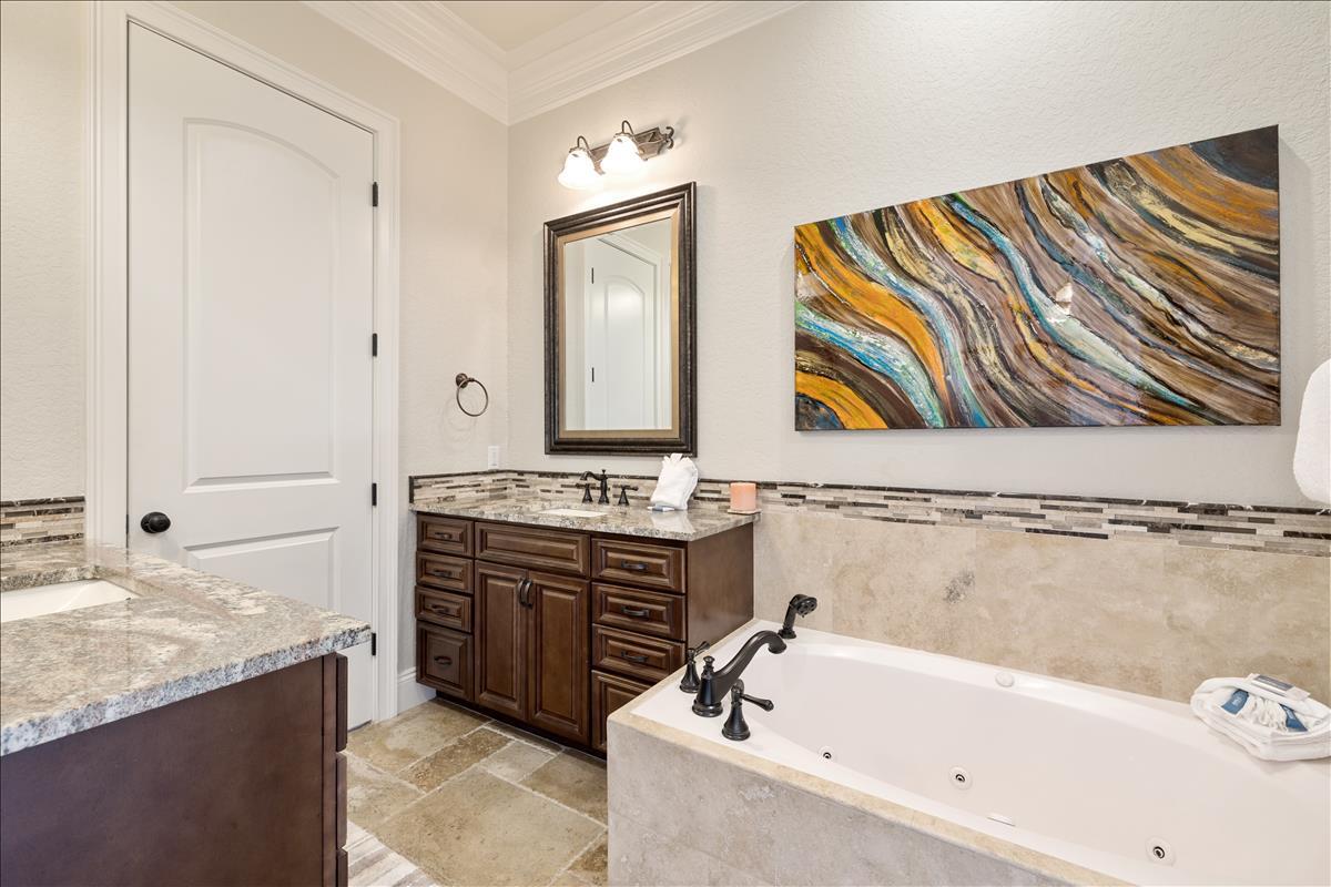 VILLA LAGO - Residential