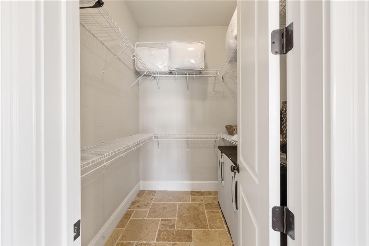 VILLA LAGO - Residential