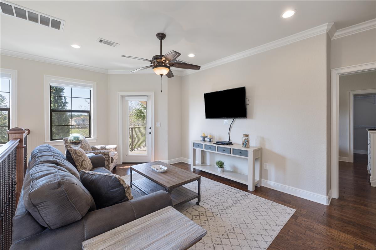 VILLA LAGO - Residential