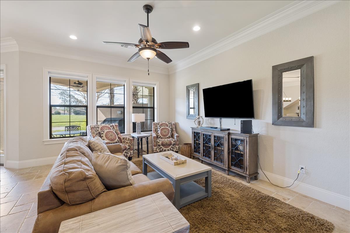 VILLA LAGO - Residential