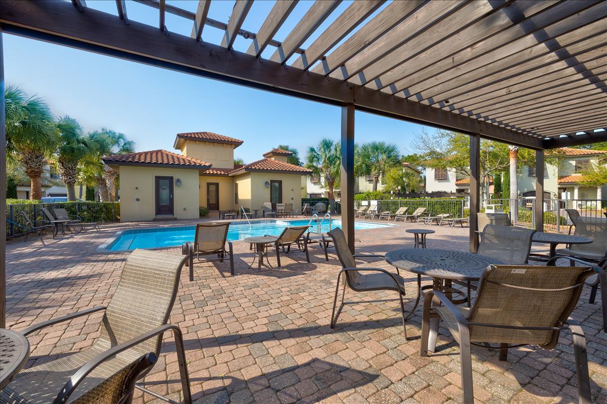 VILLA LAGO - Residential