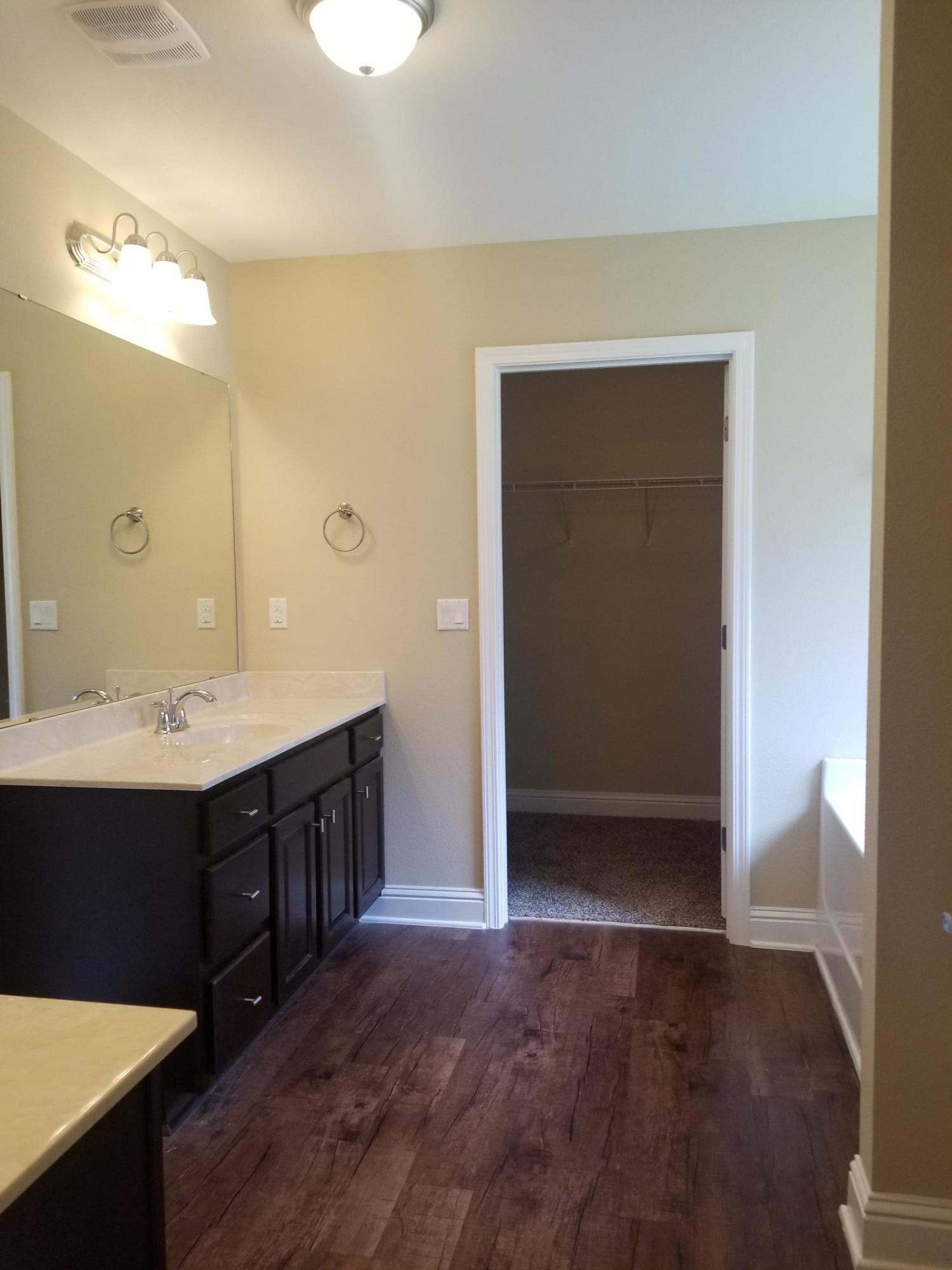 BROOKE ESTATES PH III - Residential Lease