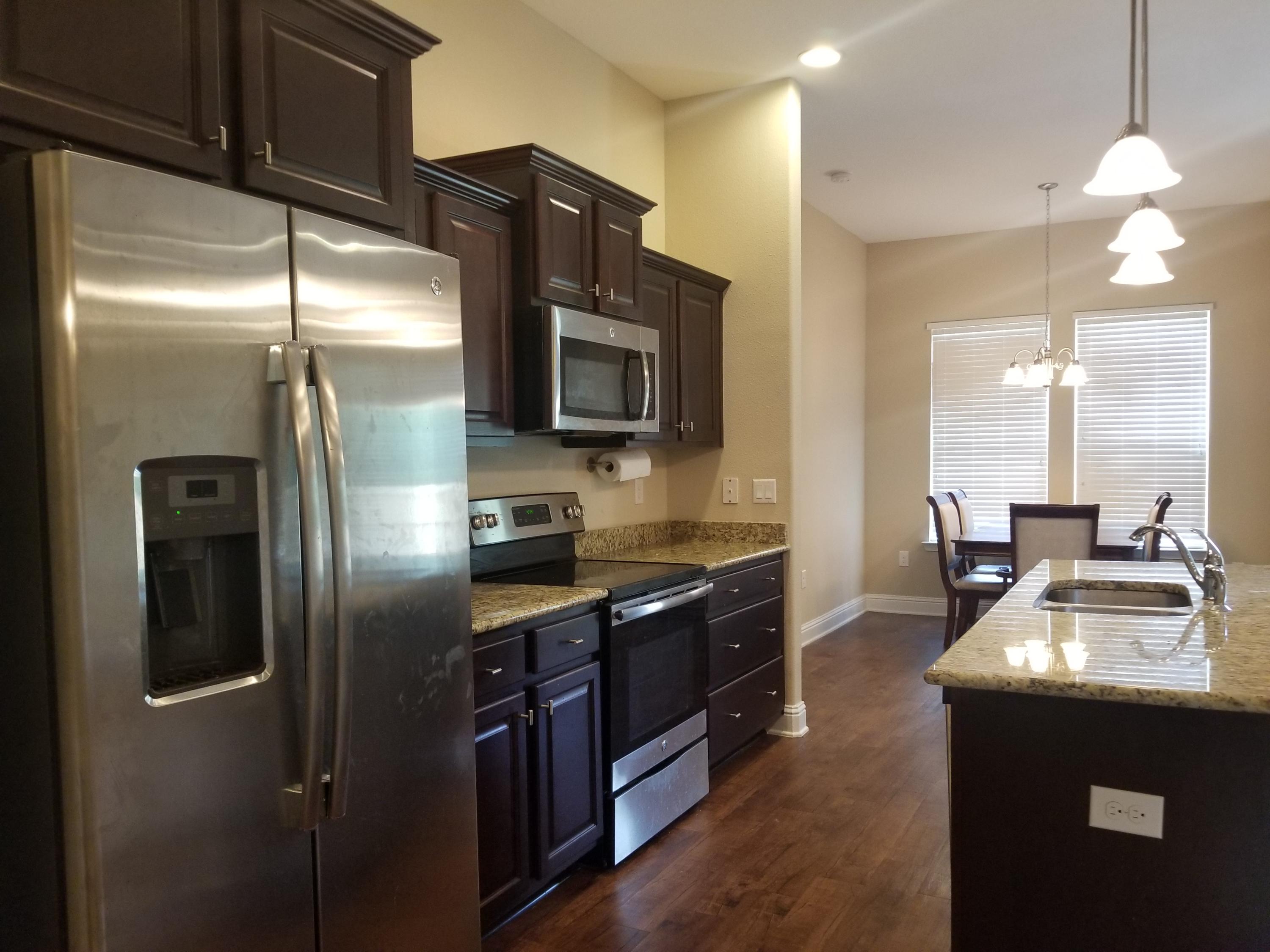 BROOKE ESTATES PH III - Residential Lease