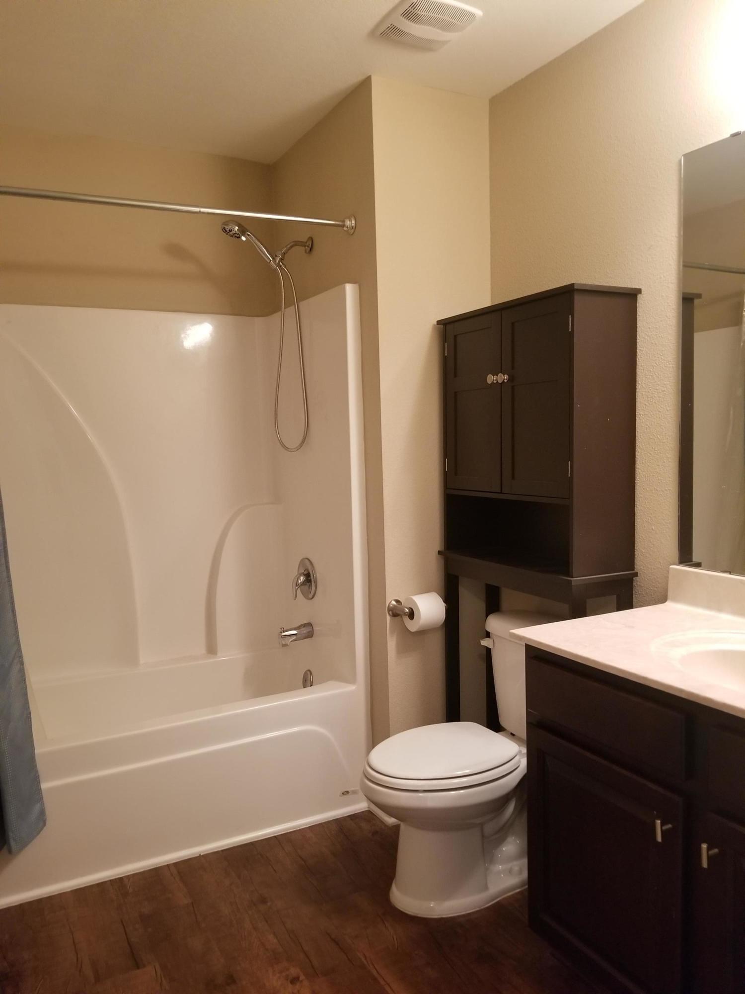 BROOKE ESTATES PH III - Residential Lease