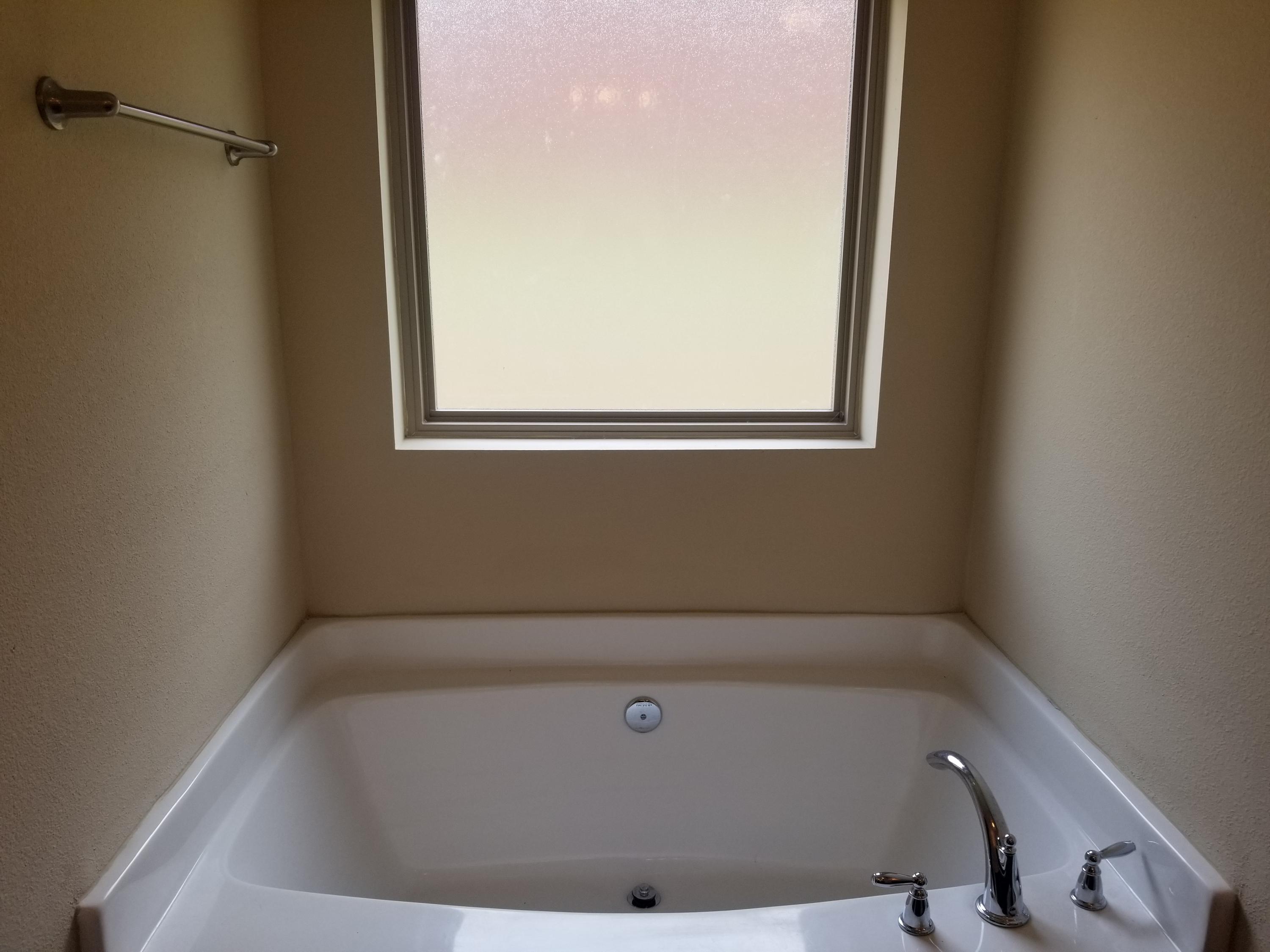 BROOKE ESTATES PH III - Residential Lease