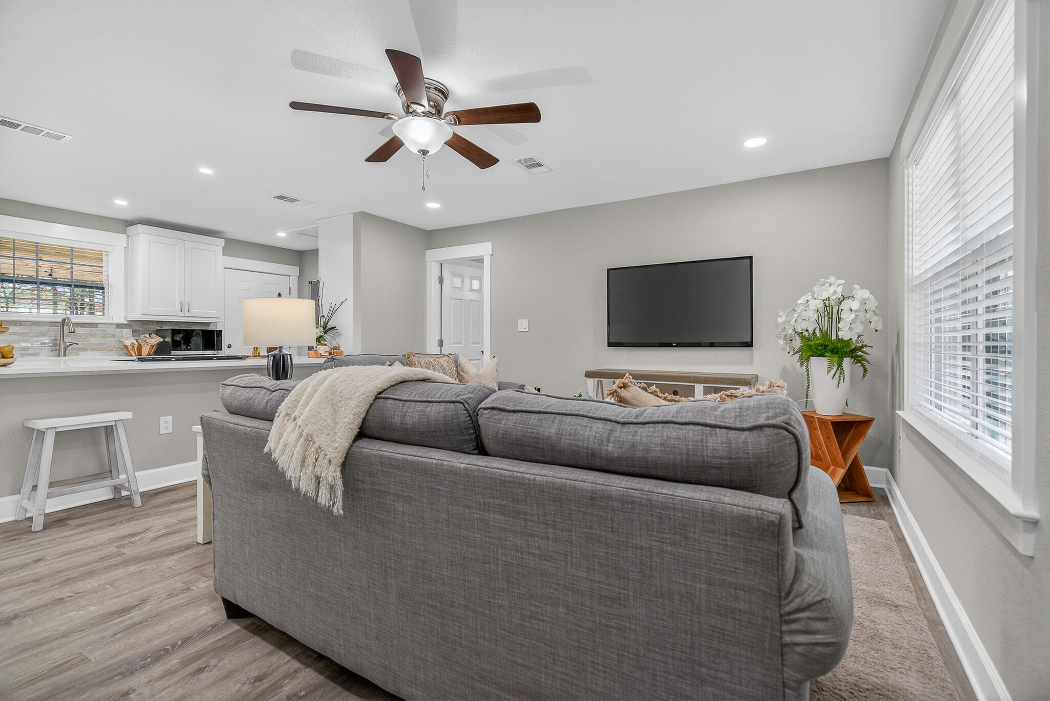 CRESTVIEW - Residential