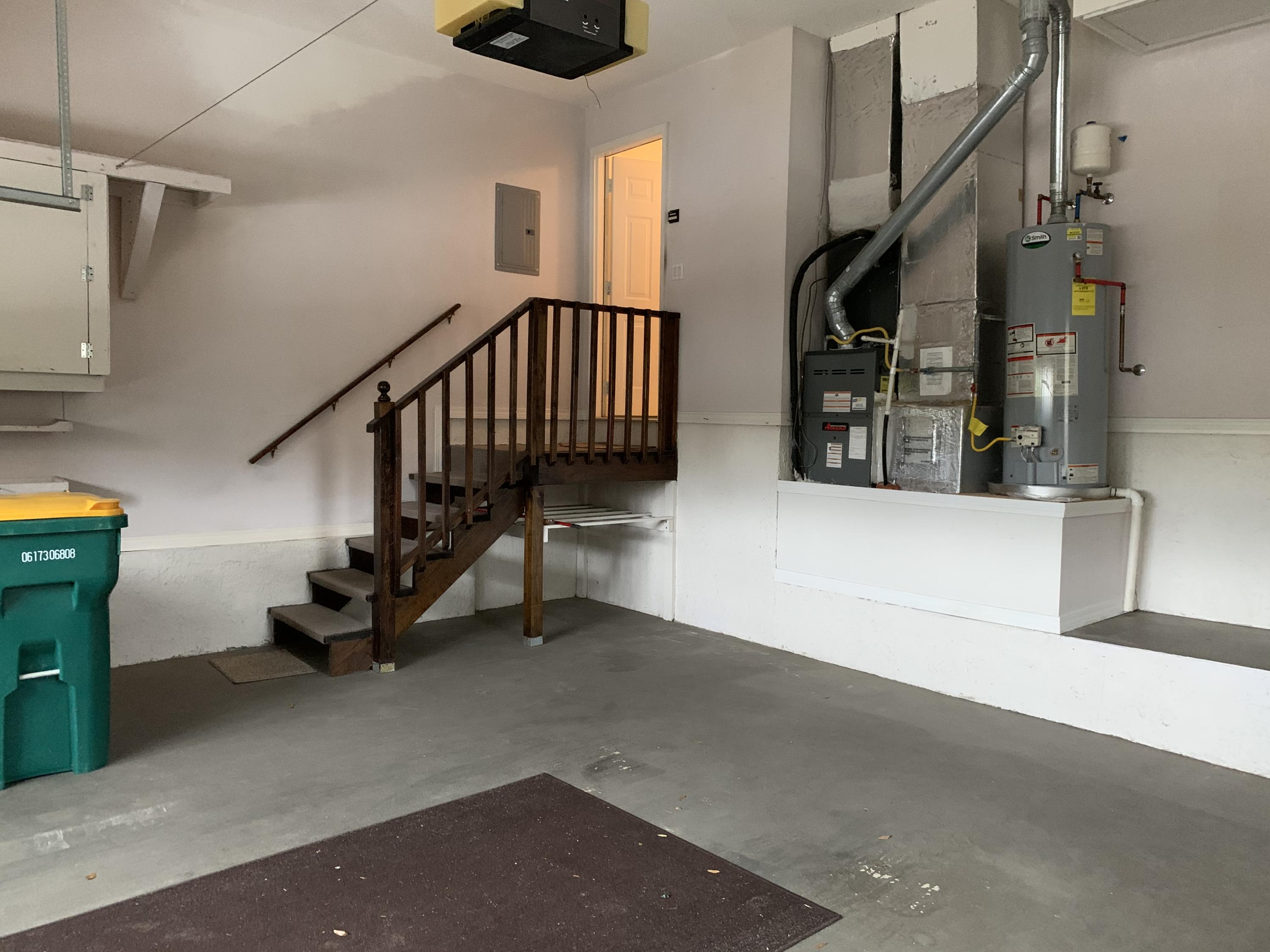 ROCKY BAYOU COUNTRY CLUB ESTATES 9 - Residential Lease