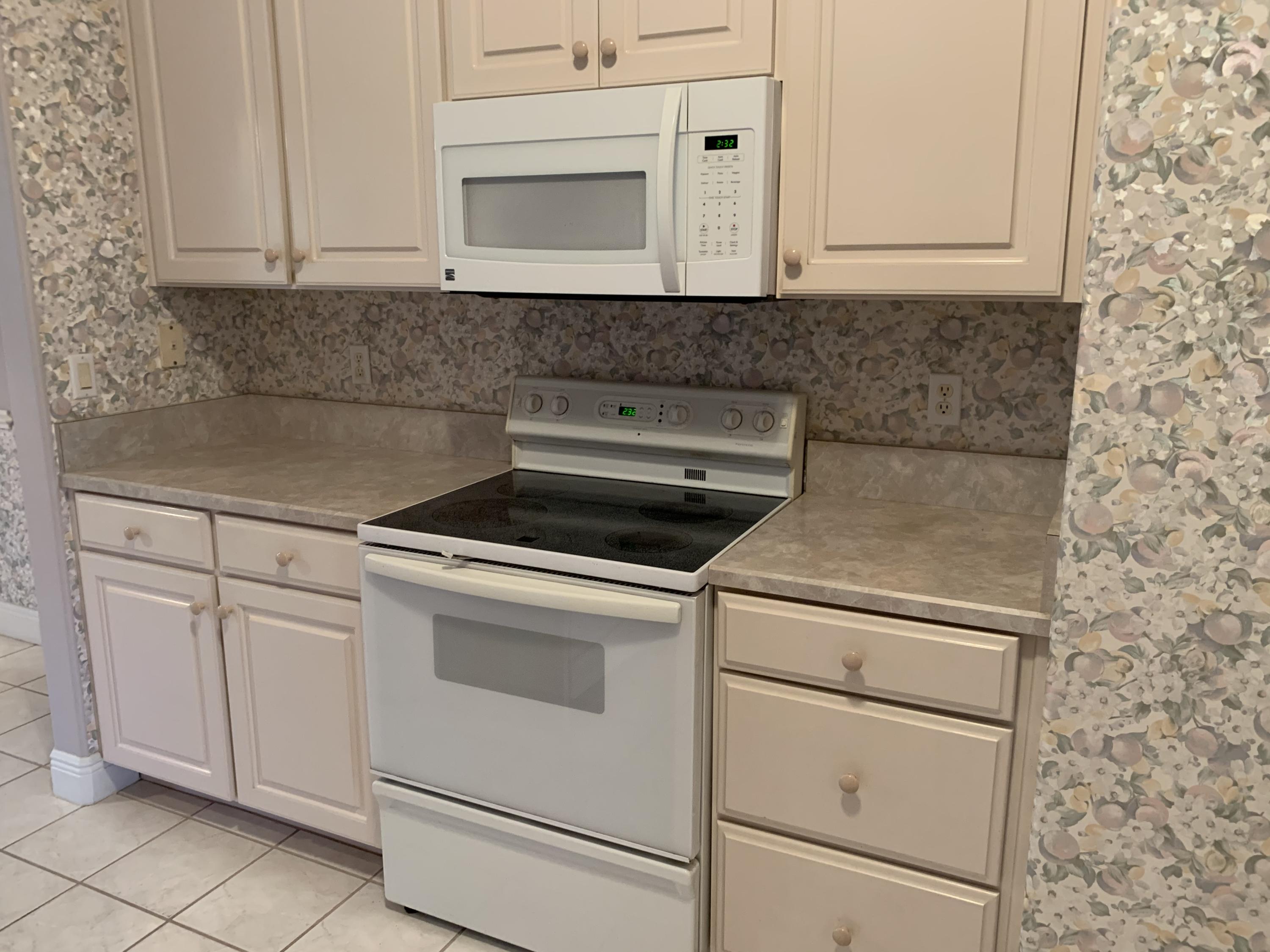 ROCKY BAYOU COUNTRY CLUB ESTATES 9 - Residential Lease