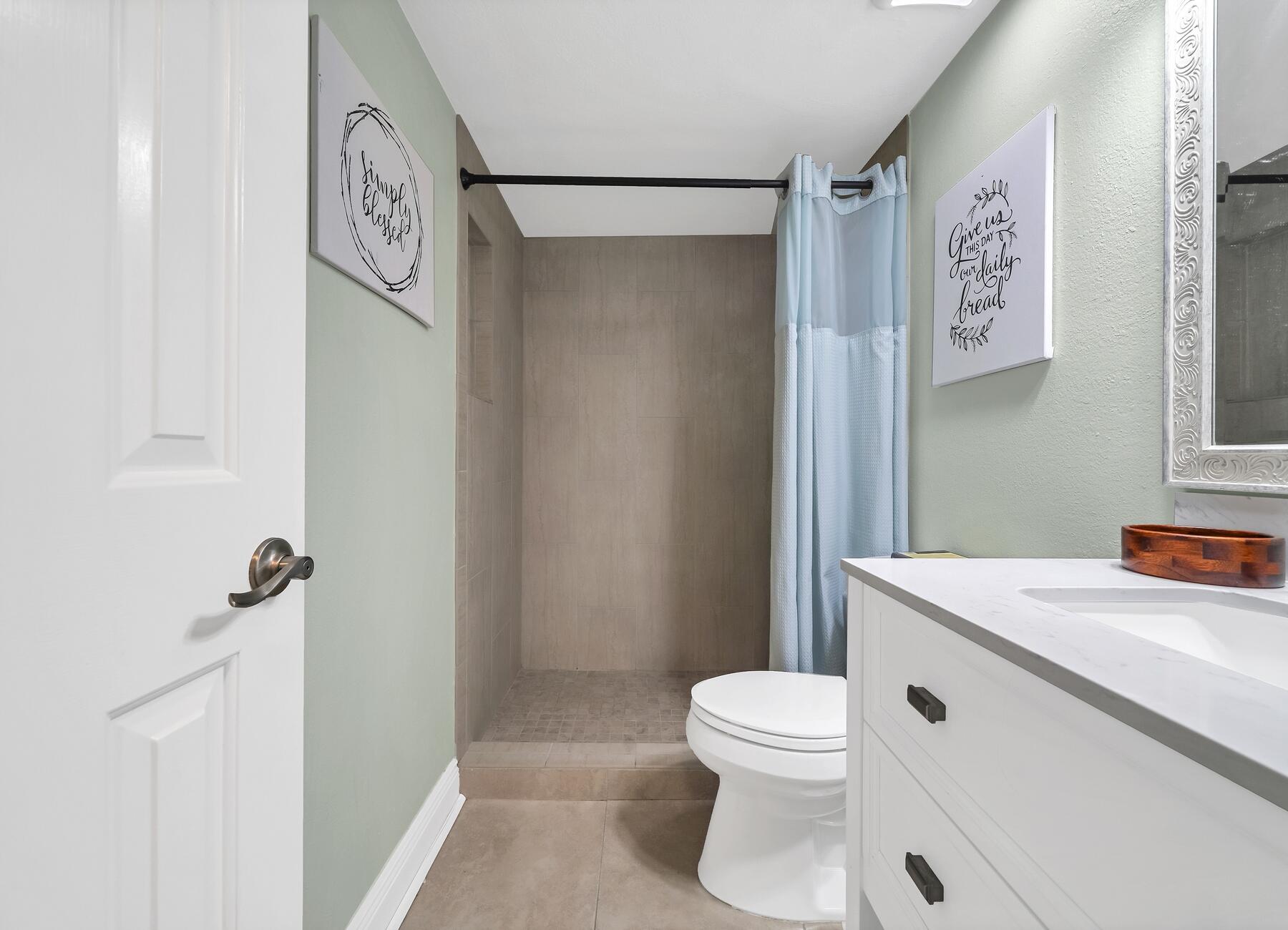 VALENCIA CONDO - Residential Lease