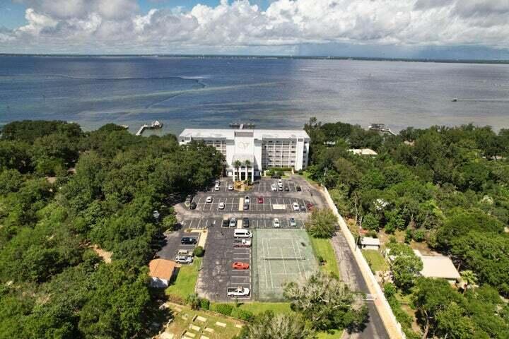 VALENCIA CONDO - Residential Lease