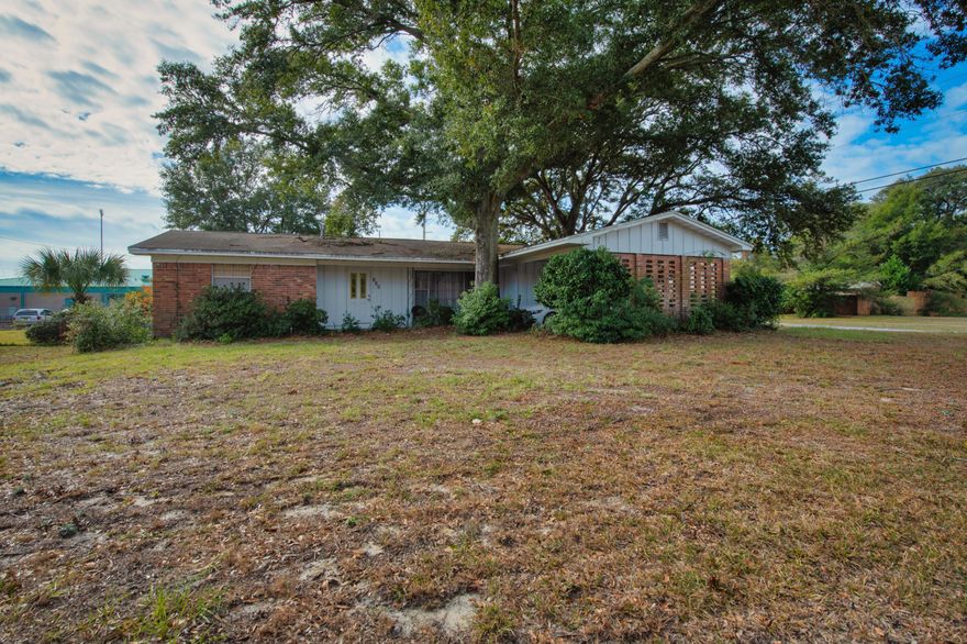 MULTIPLE OFFERS!  HIGHEST AND BEST BY NOON SATURDAY, DECEMBER 3RD. Looking for a project home on a large corner lot in the heart of FWB? Look no further! This home has lots of potential it just waiting for some TLC.  The home has 3 bedrooms, 2 bathroom, 2 living areas, a flex room, laundry room, a larger storage room/workshop, and a Florida room.  Roof 2005, HVAC 2006, HWH 1992. This house is conveniently located to shopping, restaurants, schools, beaches, and Hurlburt Field and Eglin AFB.