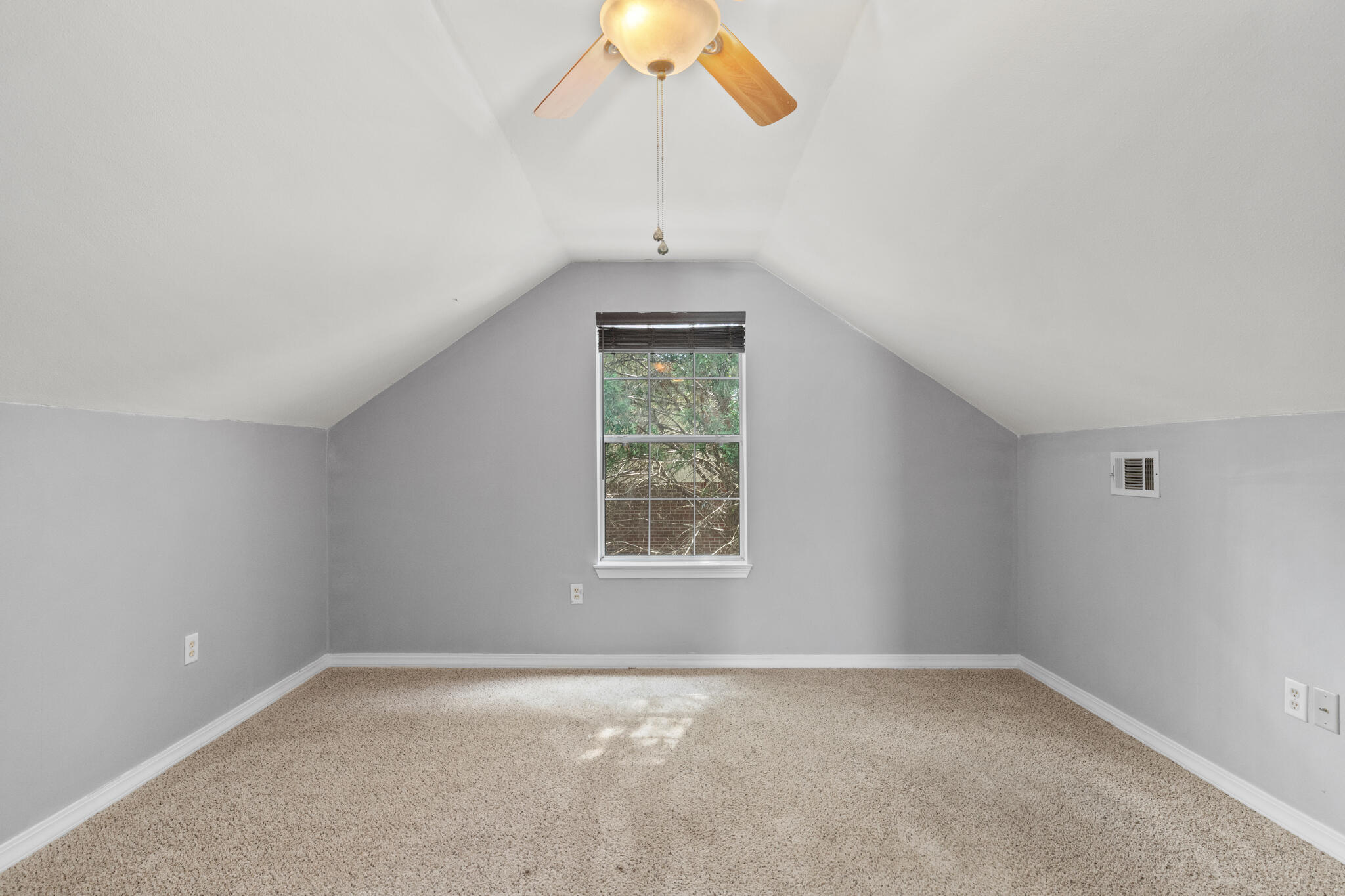 RIVERCHASE S/D PH 2 - Residential Lease