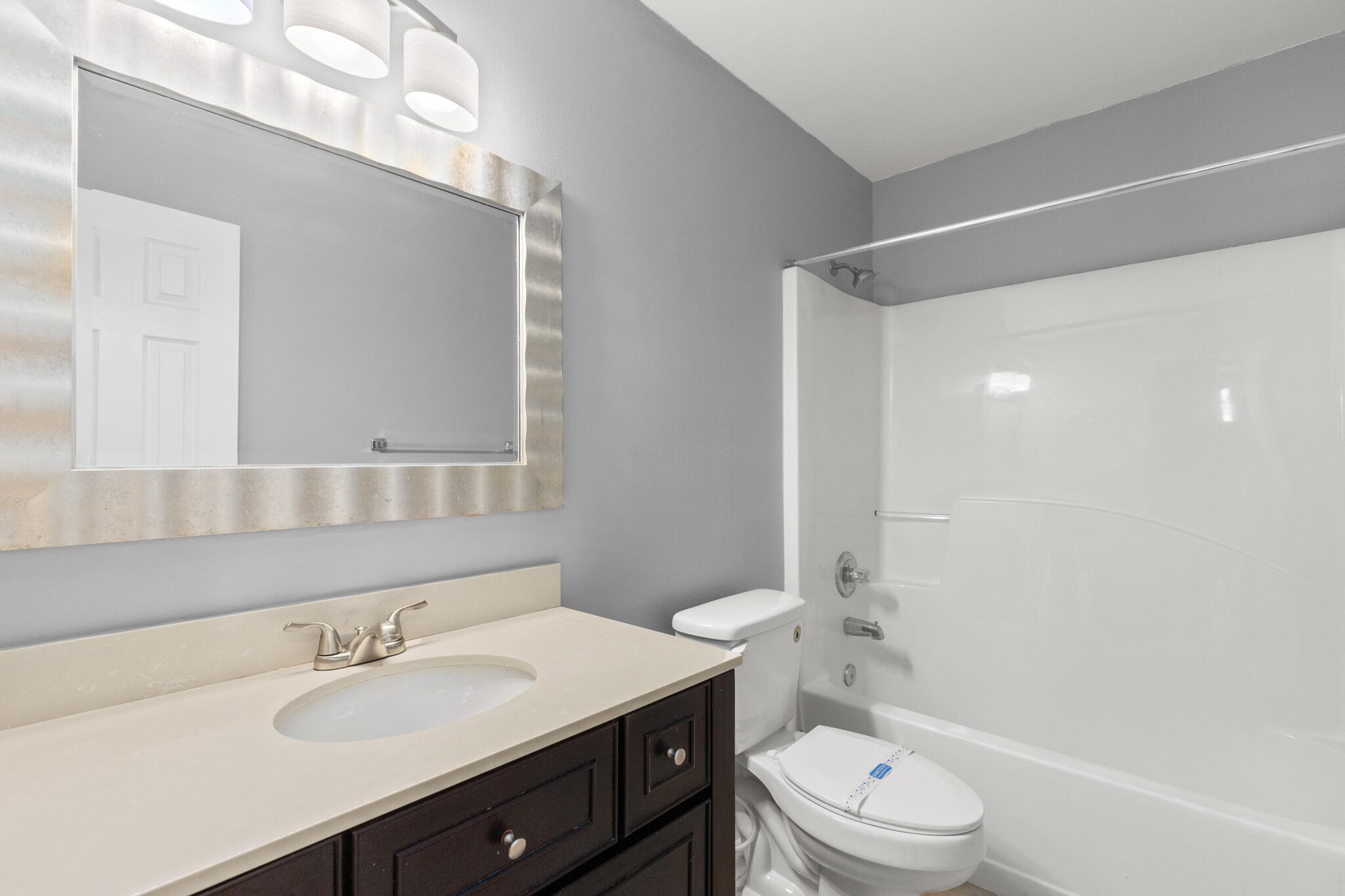 RIVERCHASE S/D PH 2 - Residential Lease