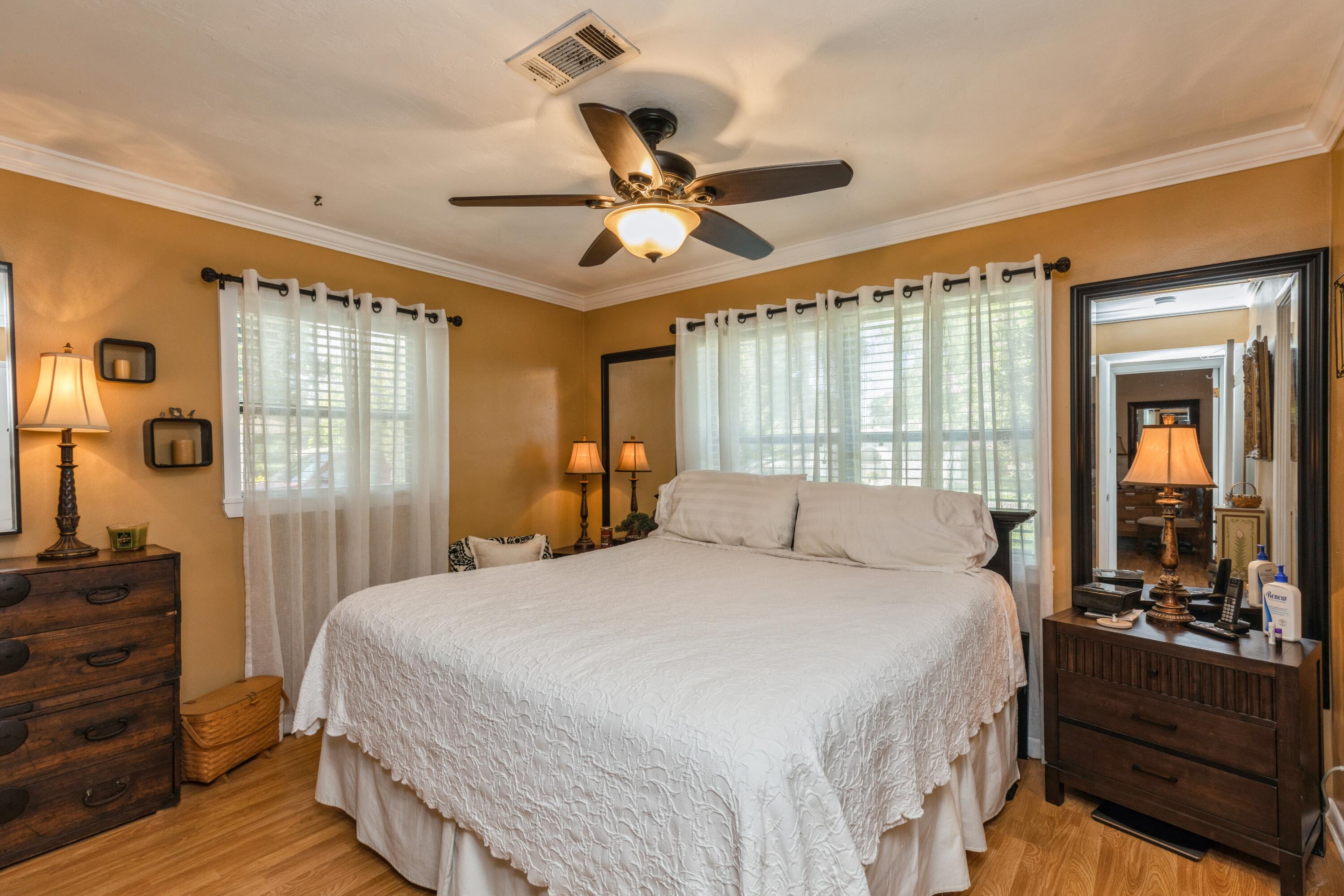 OAK TREE PARK - Residential