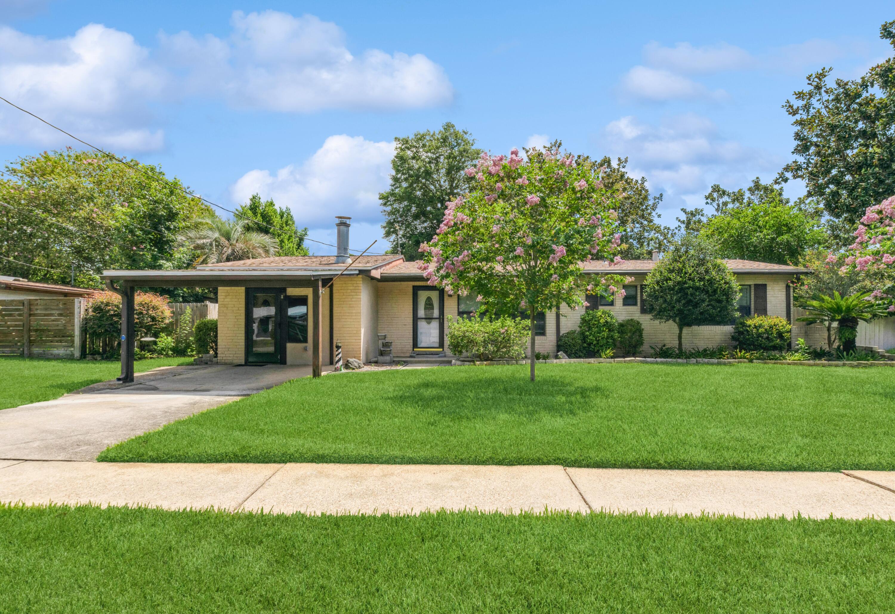 OAK TREE PARK - Residential