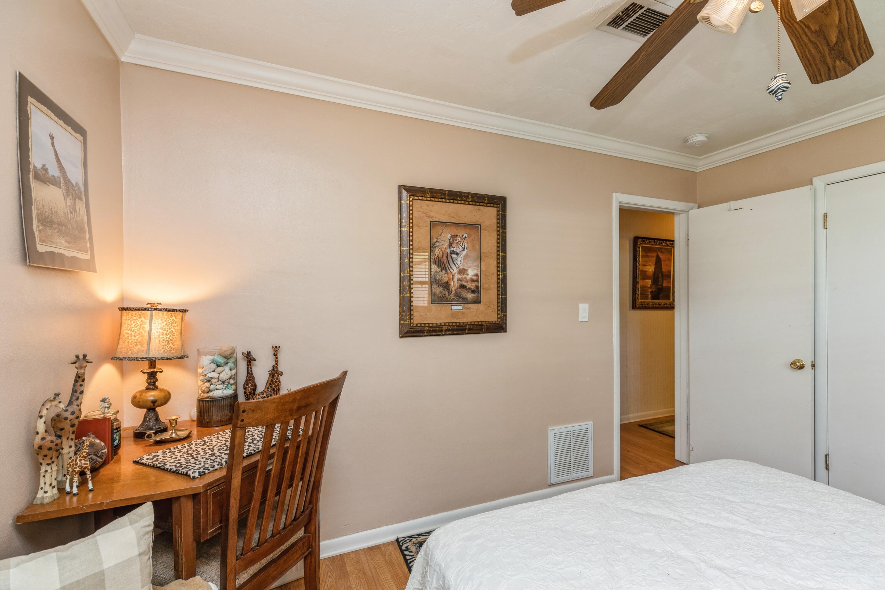 OAK TREE PARK - Residential