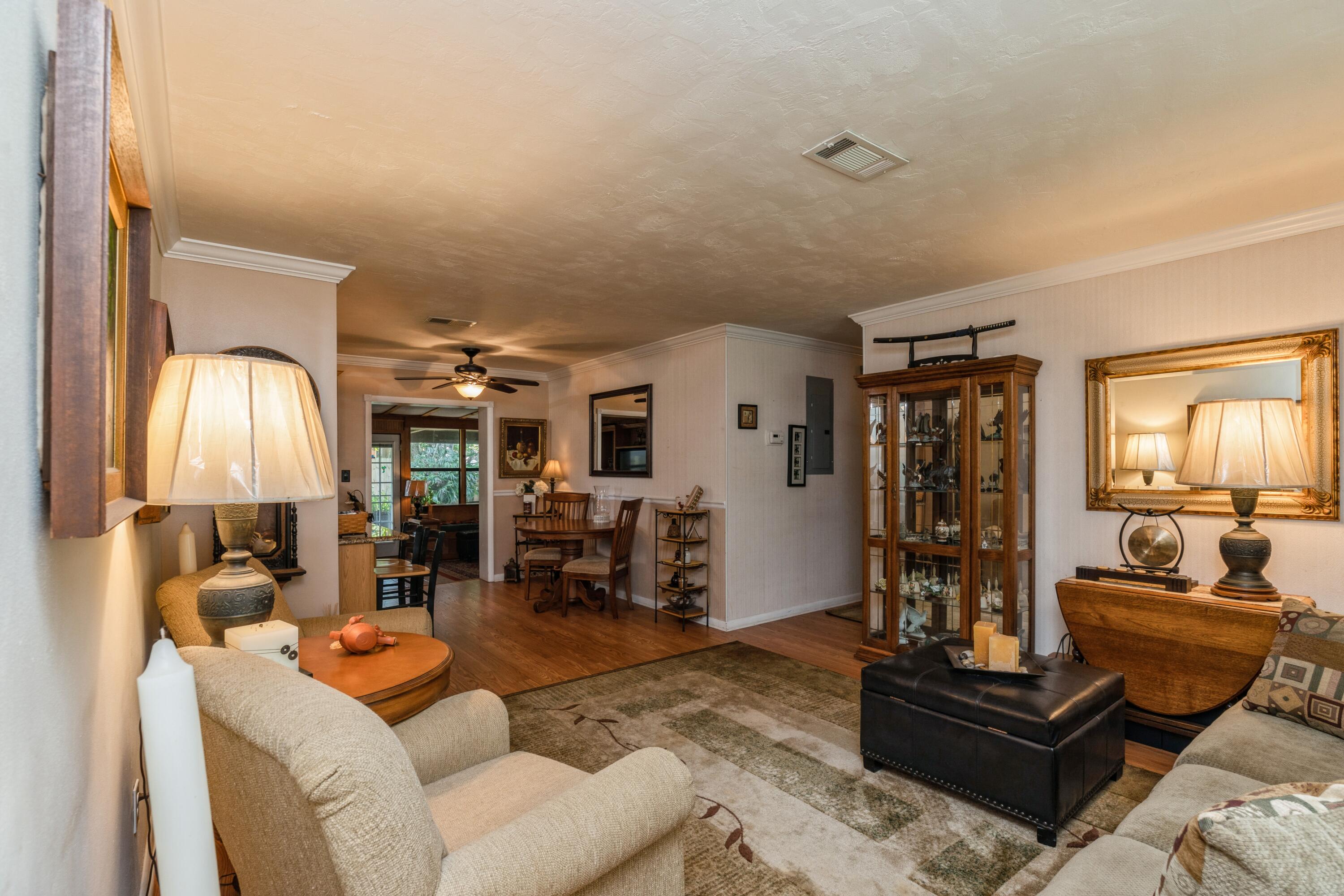 OAK TREE PARK - Residential