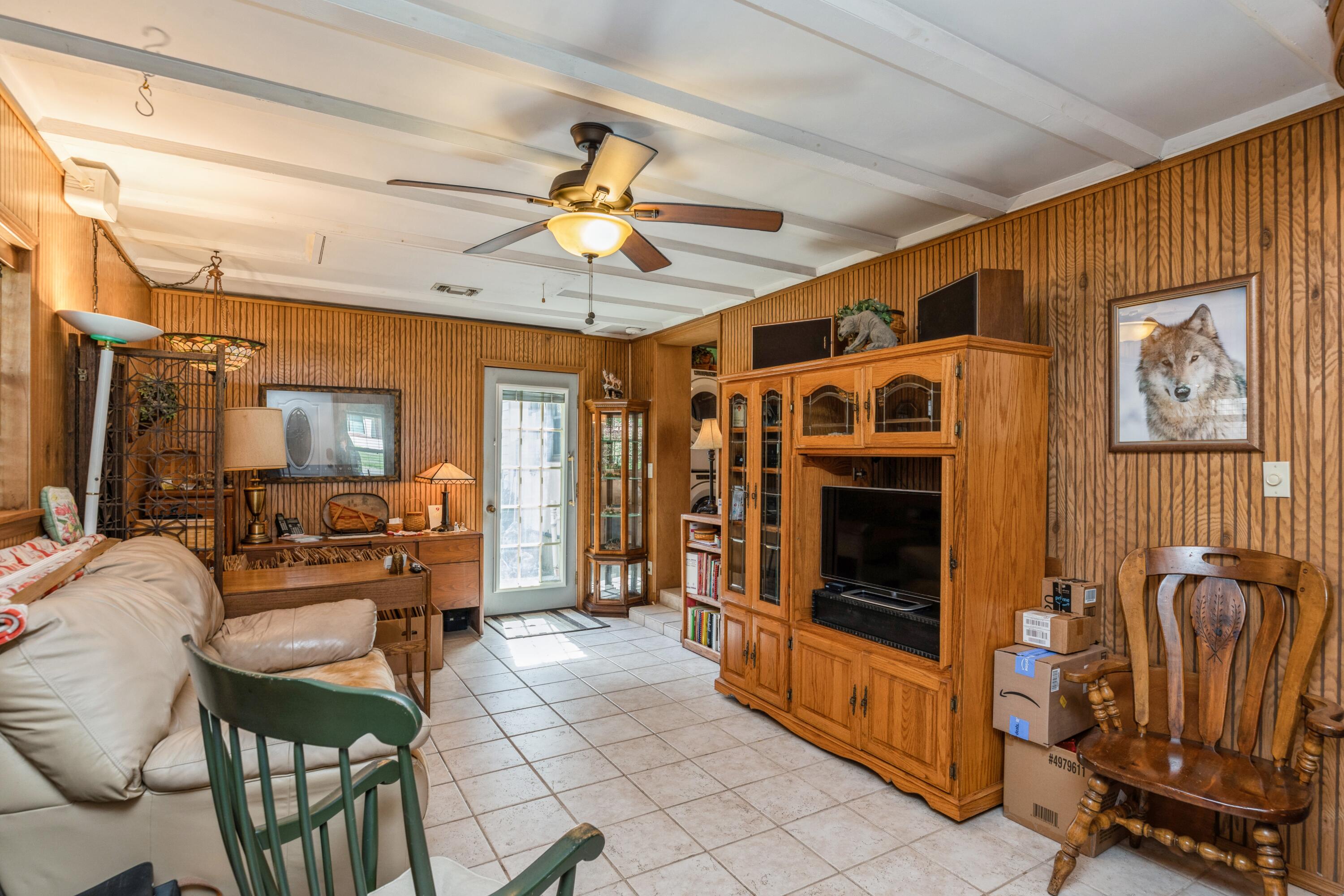 OAK TREE PARK - Residential