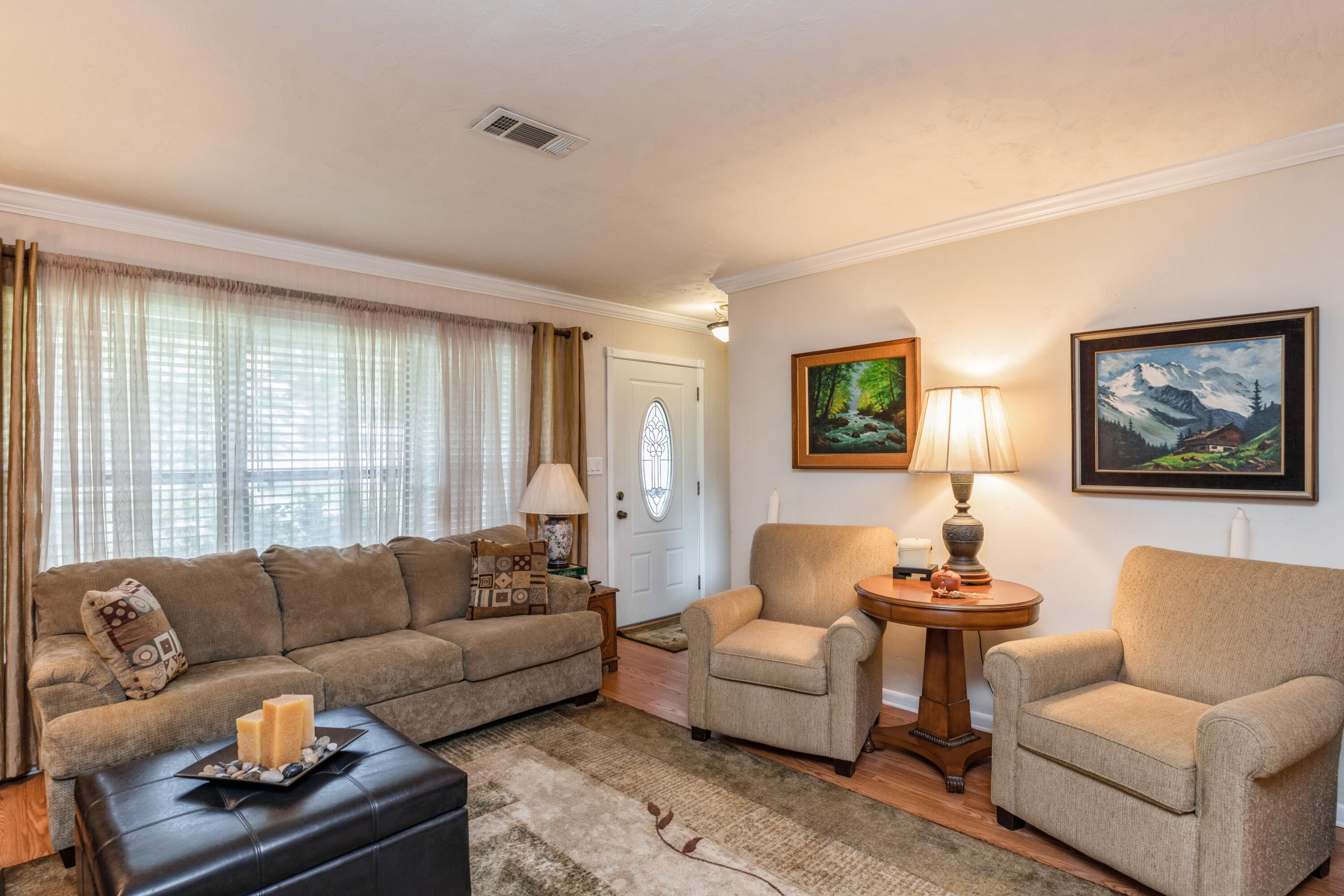 OAK TREE PARK - Residential