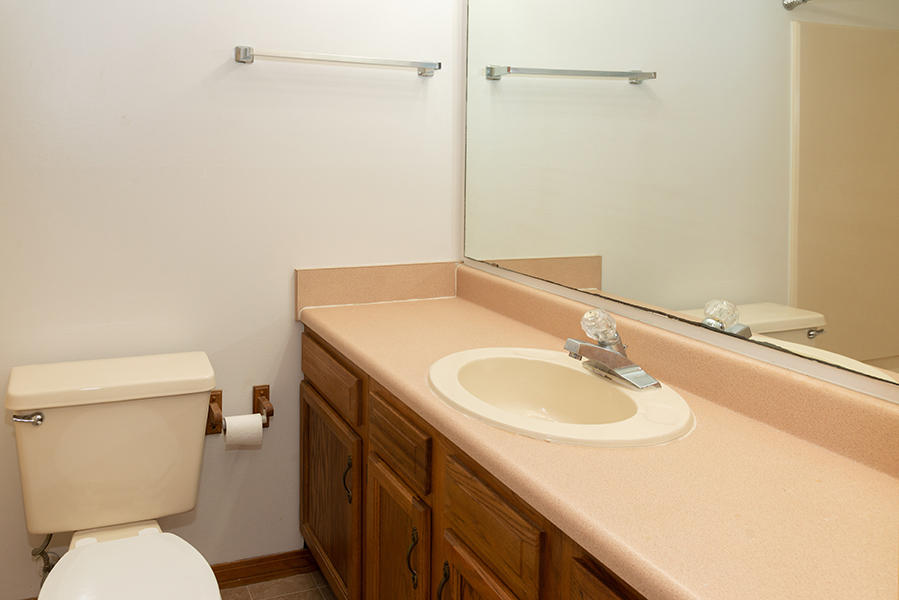 EAST BAY RIVER ESTATES 2ND ADDN - Residential Lease