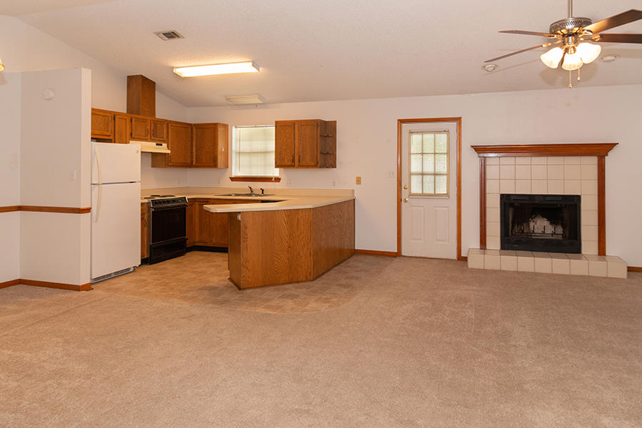 EAST BAY RIVER ESTATES 2ND ADDN - Residential Lease