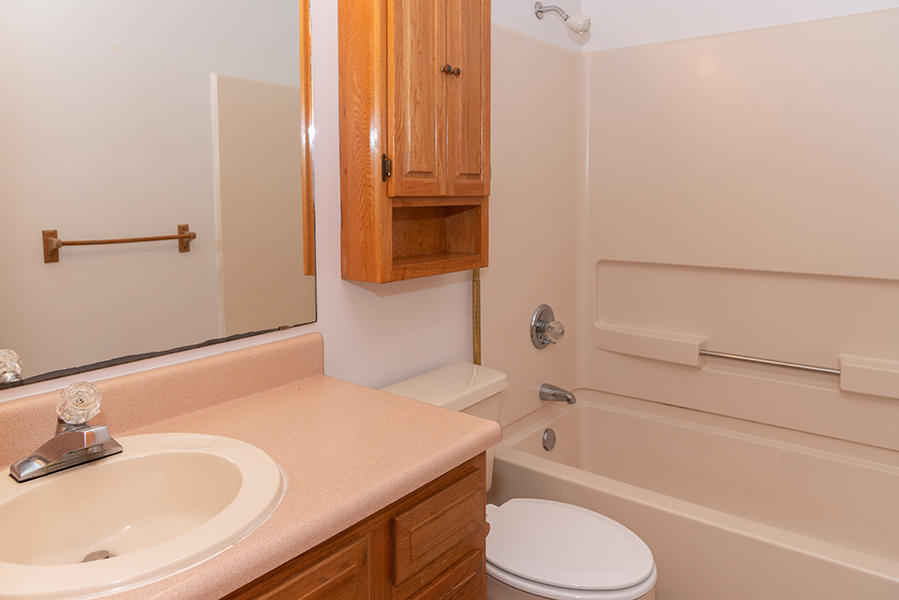 EAST BAY RIVER ESTATES 2ND ADDN - Residential Lease