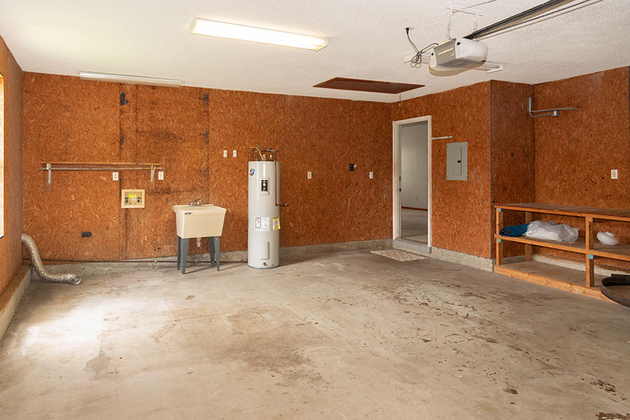 EAST BAY RIVER ESTATES 2ND ADDN - Residential Lease