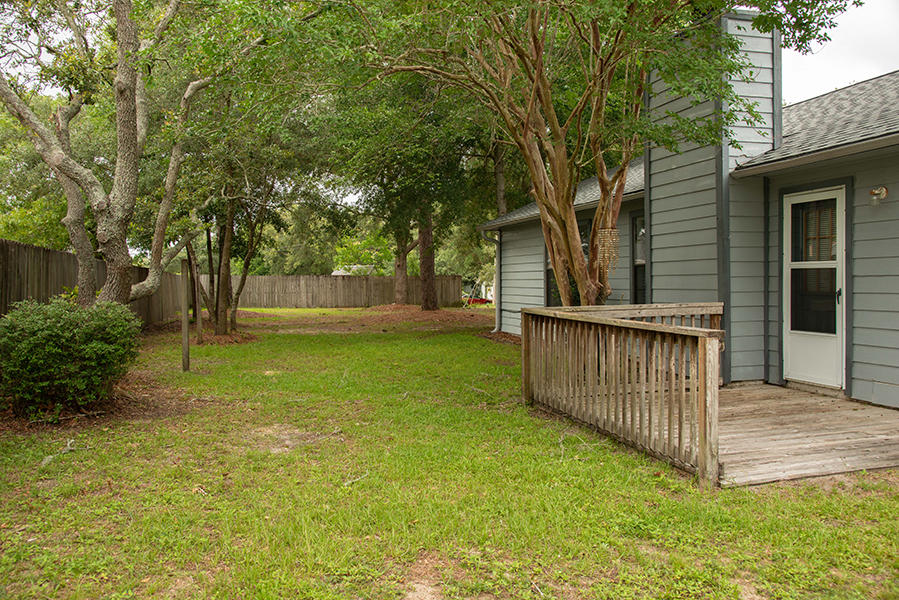 EAST BAY RIVER ESTATES 2ND ADDN - Residential Lease