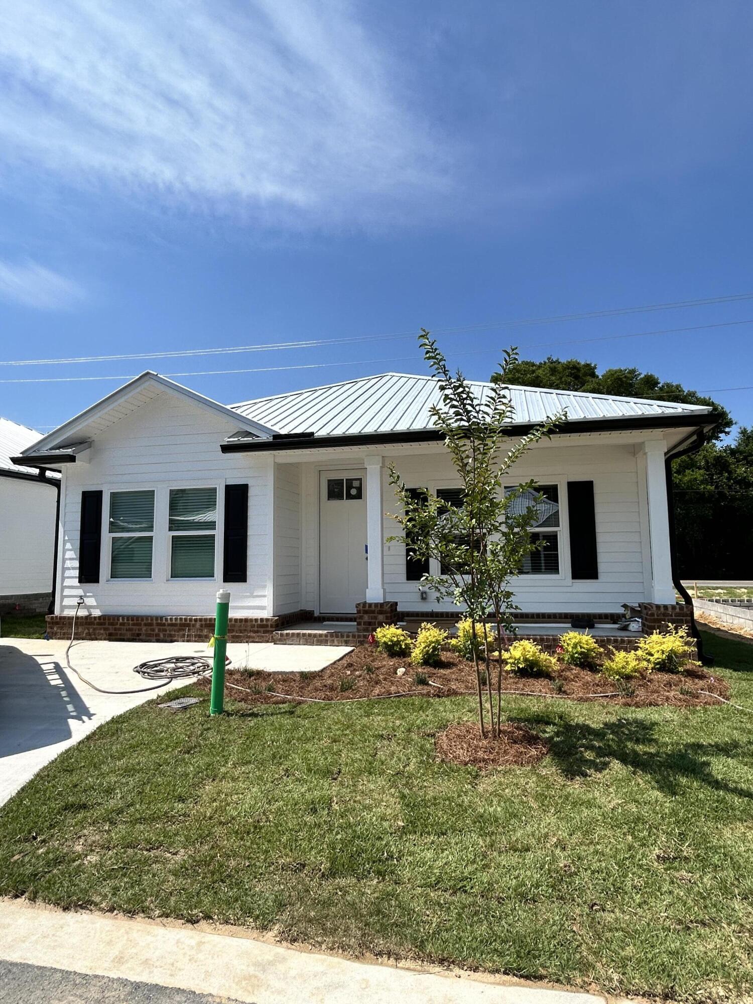 KAKE COTTAGES - Residential
