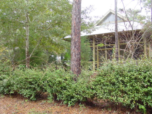 Manolia Beach - Residential