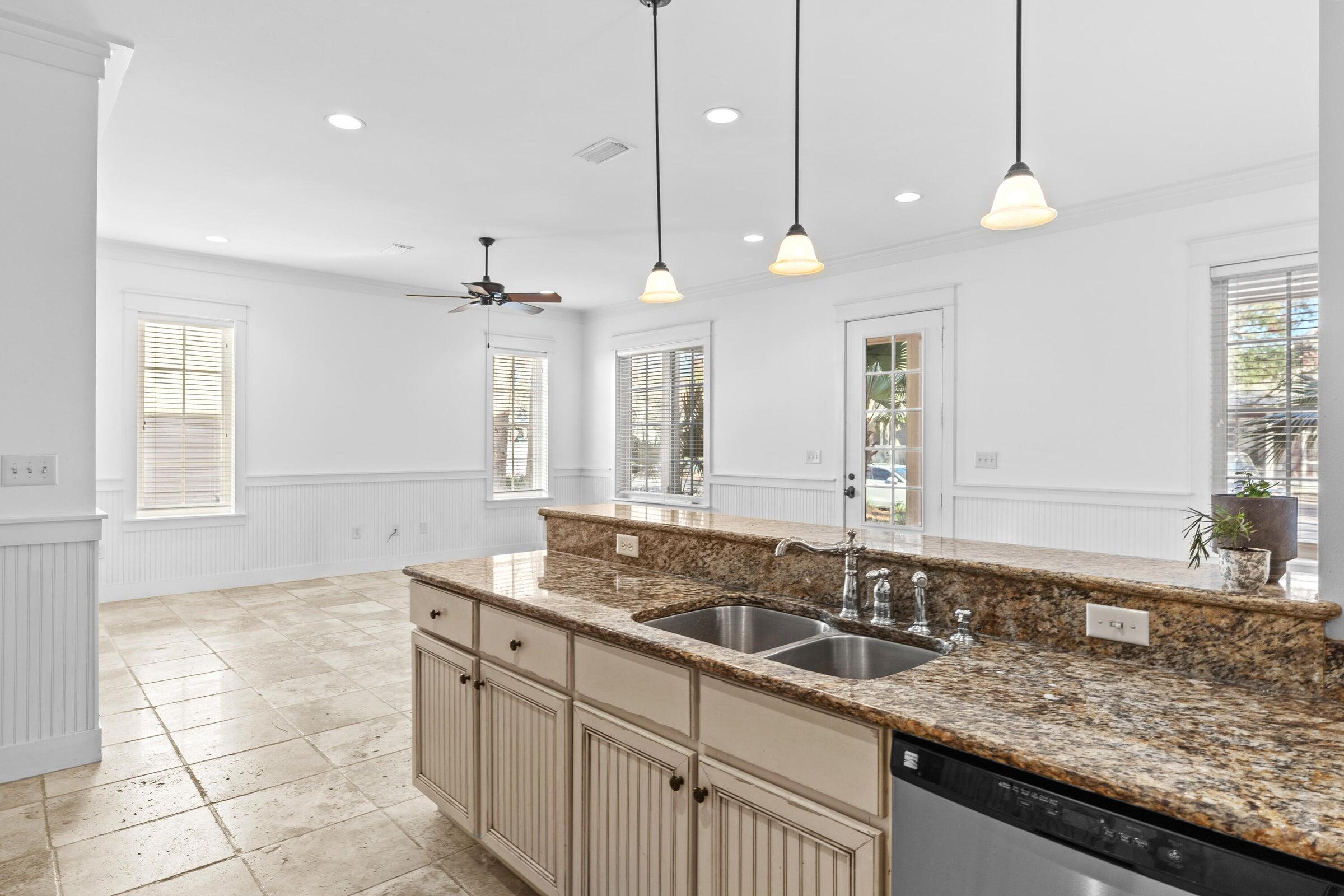 BUNGALOS AT SANDESTIN - Residential Lease