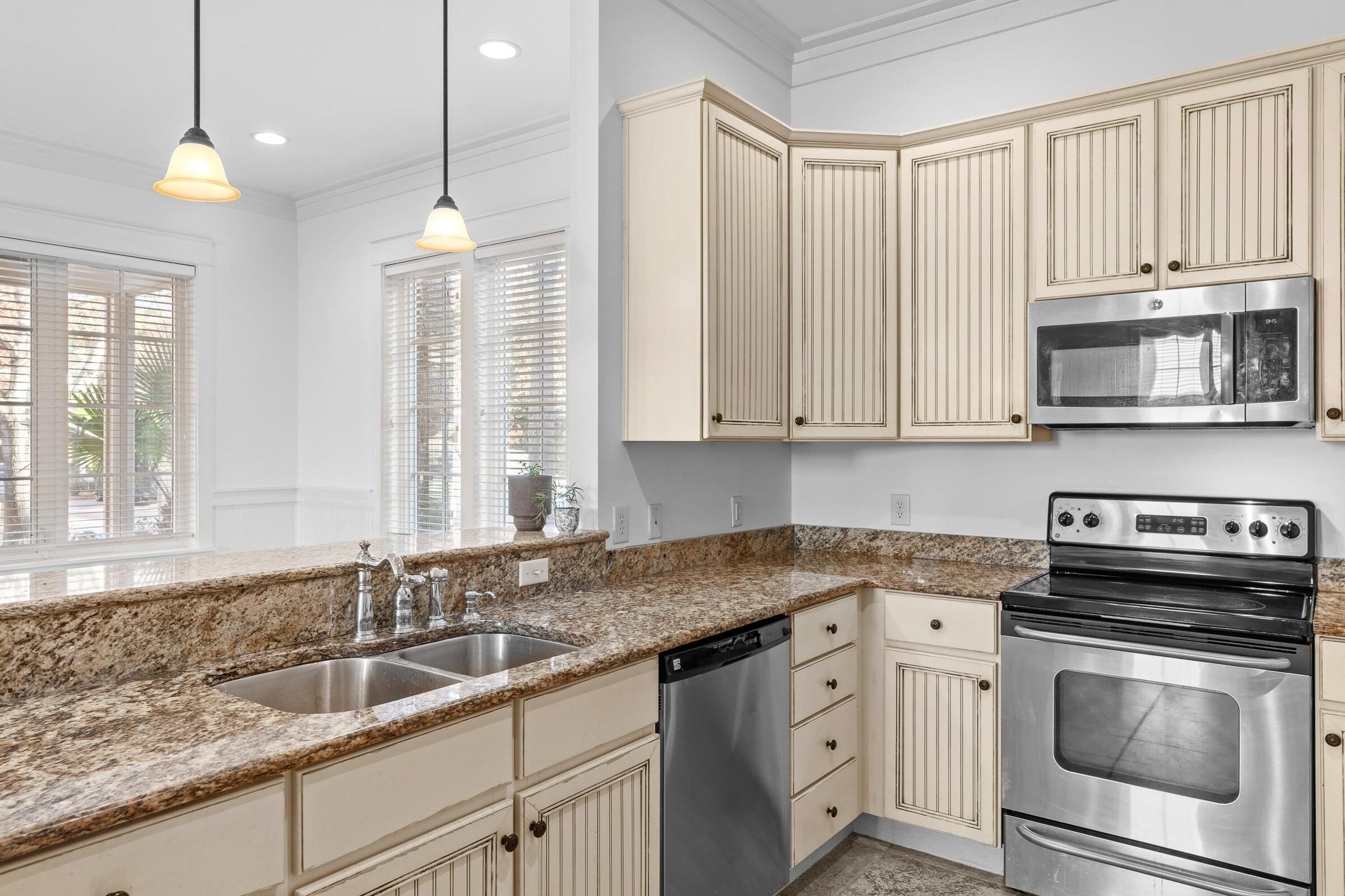 BUNGALOS AT SANDESTIN - Residential Lease