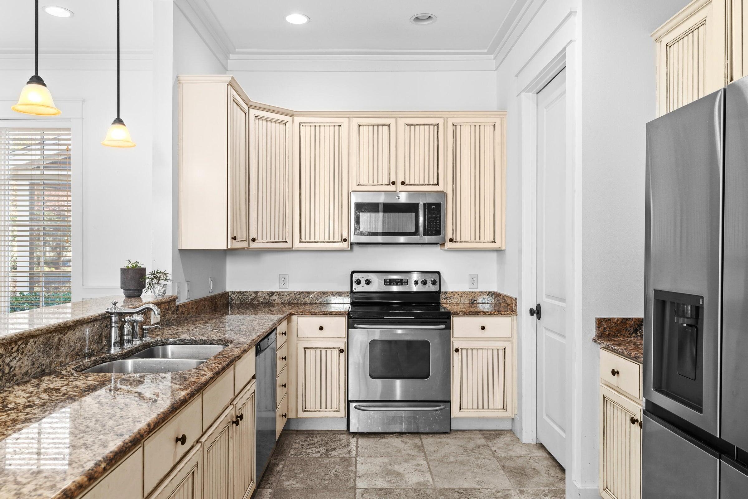 BUNGALOS AT SANDESTIN - Residential Lease