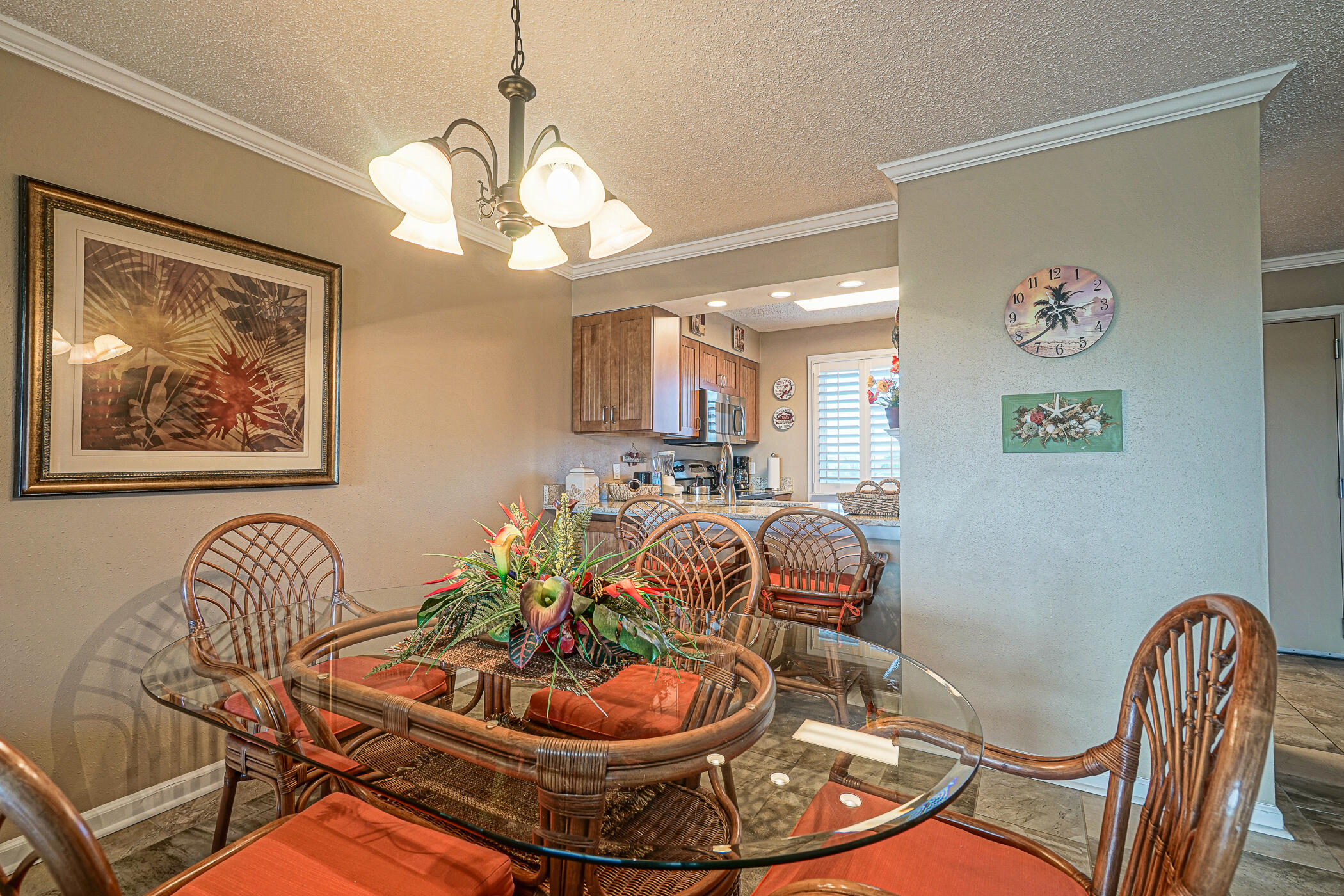 ISLANDER CONDO - Residential