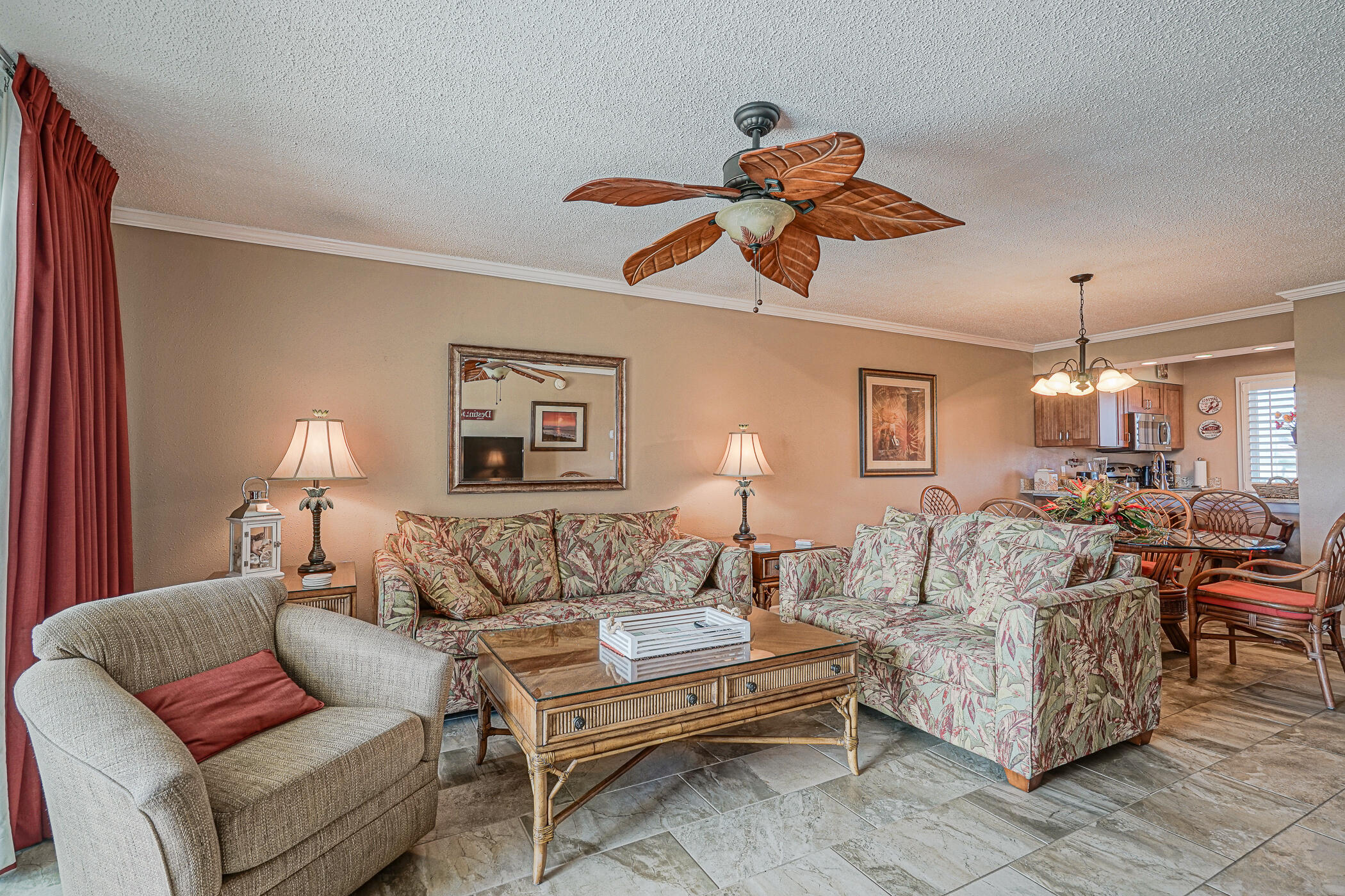 ISLANDER CONDO - Residential