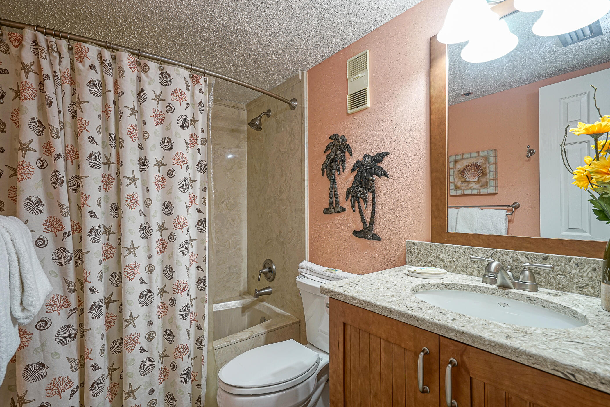 ISLANDER CONDO - Residential