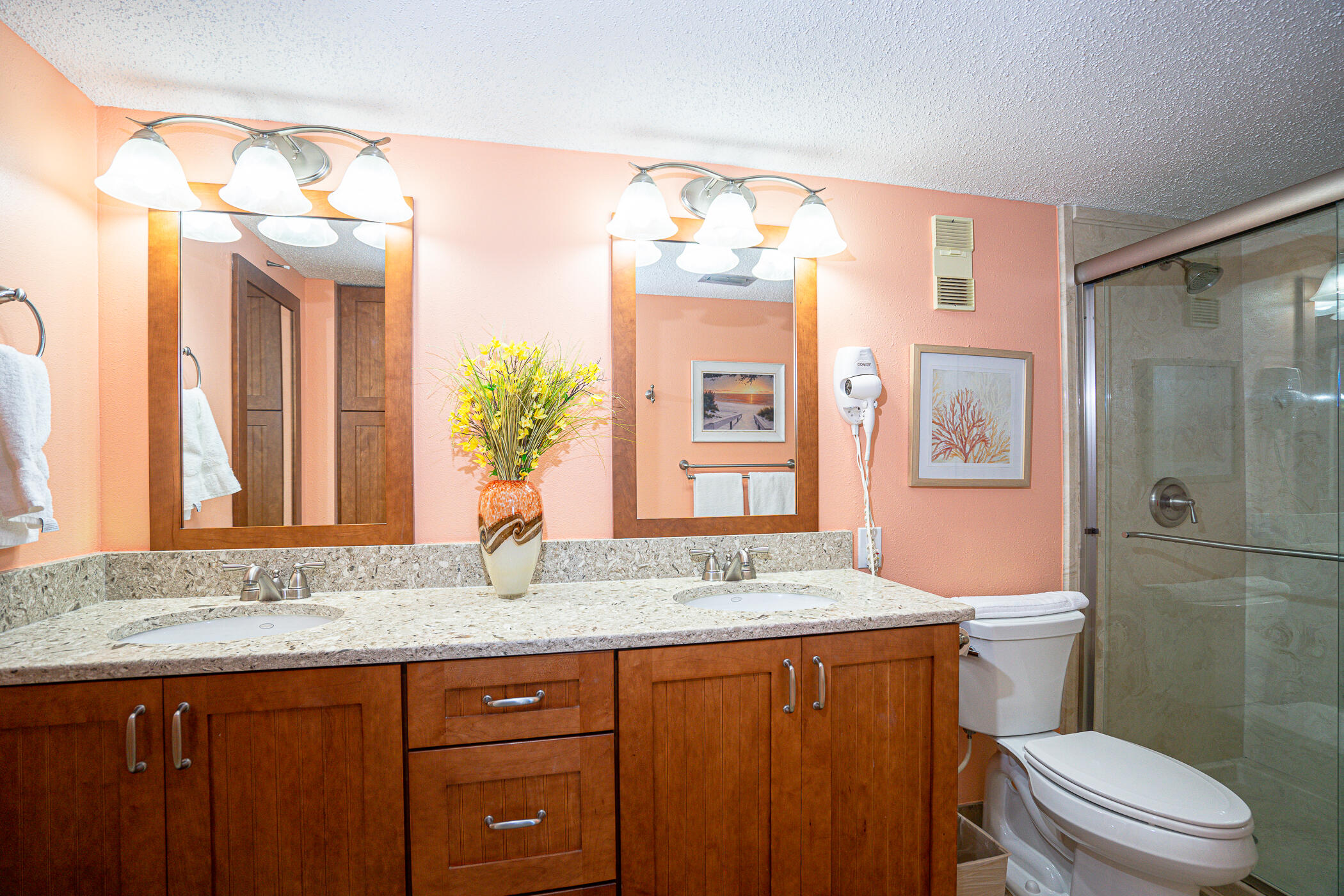 ISLANDER CONDO - Residential