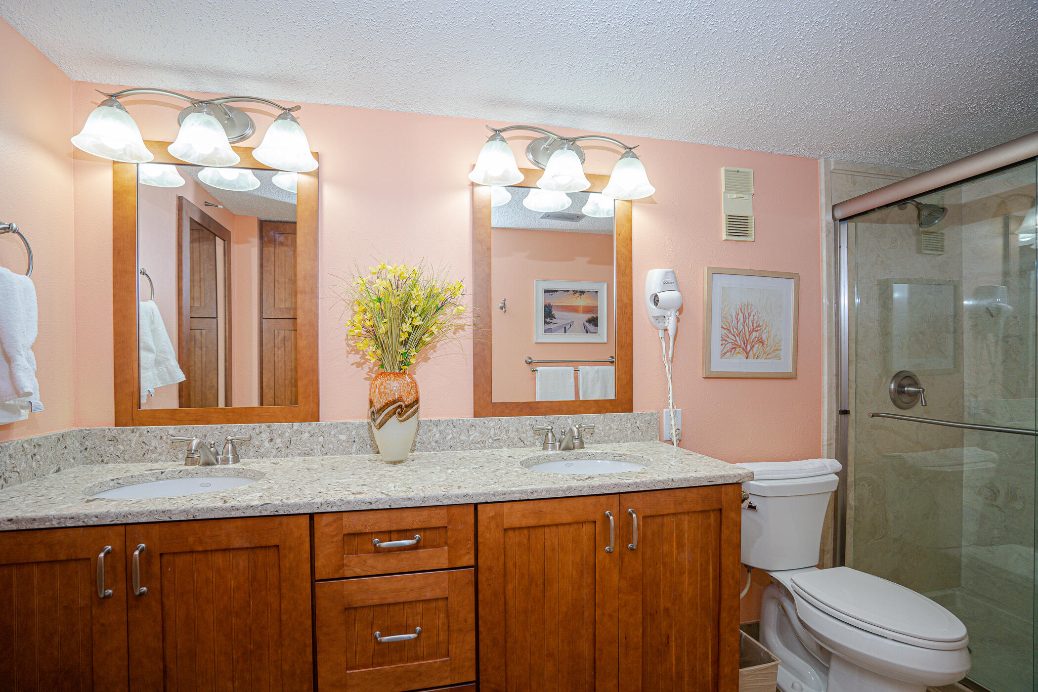 ISLANDER CONDO - Residential